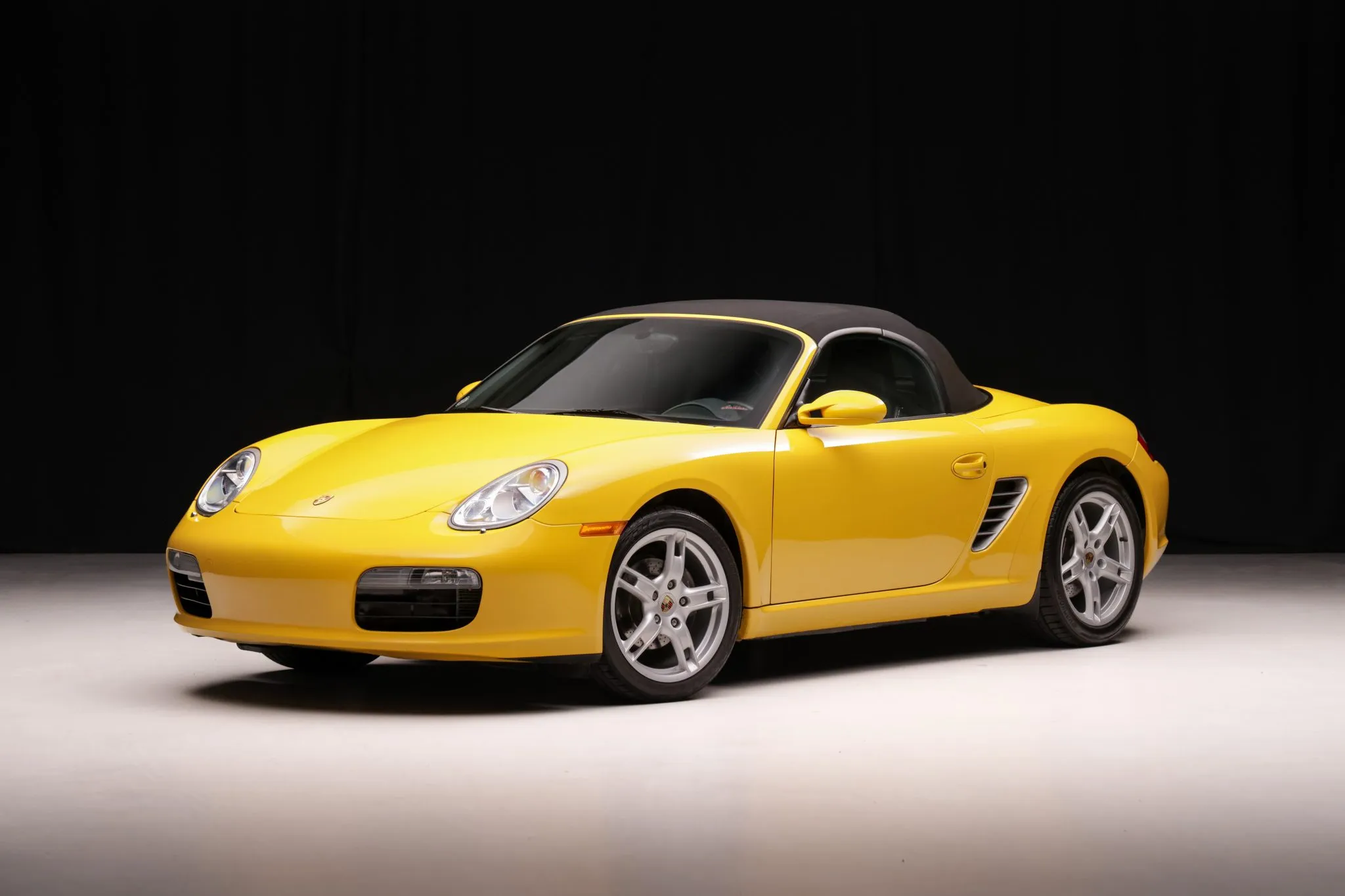 Load larger image of 2005 Porsche Boxster - Stuttcars Classified