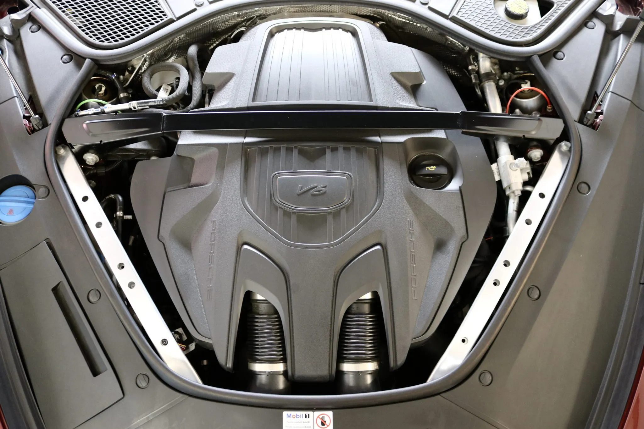 Load larger image of 2023 Porsche Panamera 4S E-Hybrid - Stuttcars Classified