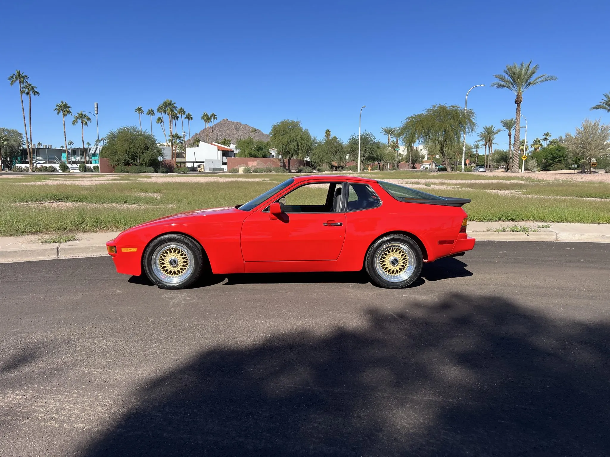 Load larger image of 1985 Porsche 944 - Stuttcars Classified