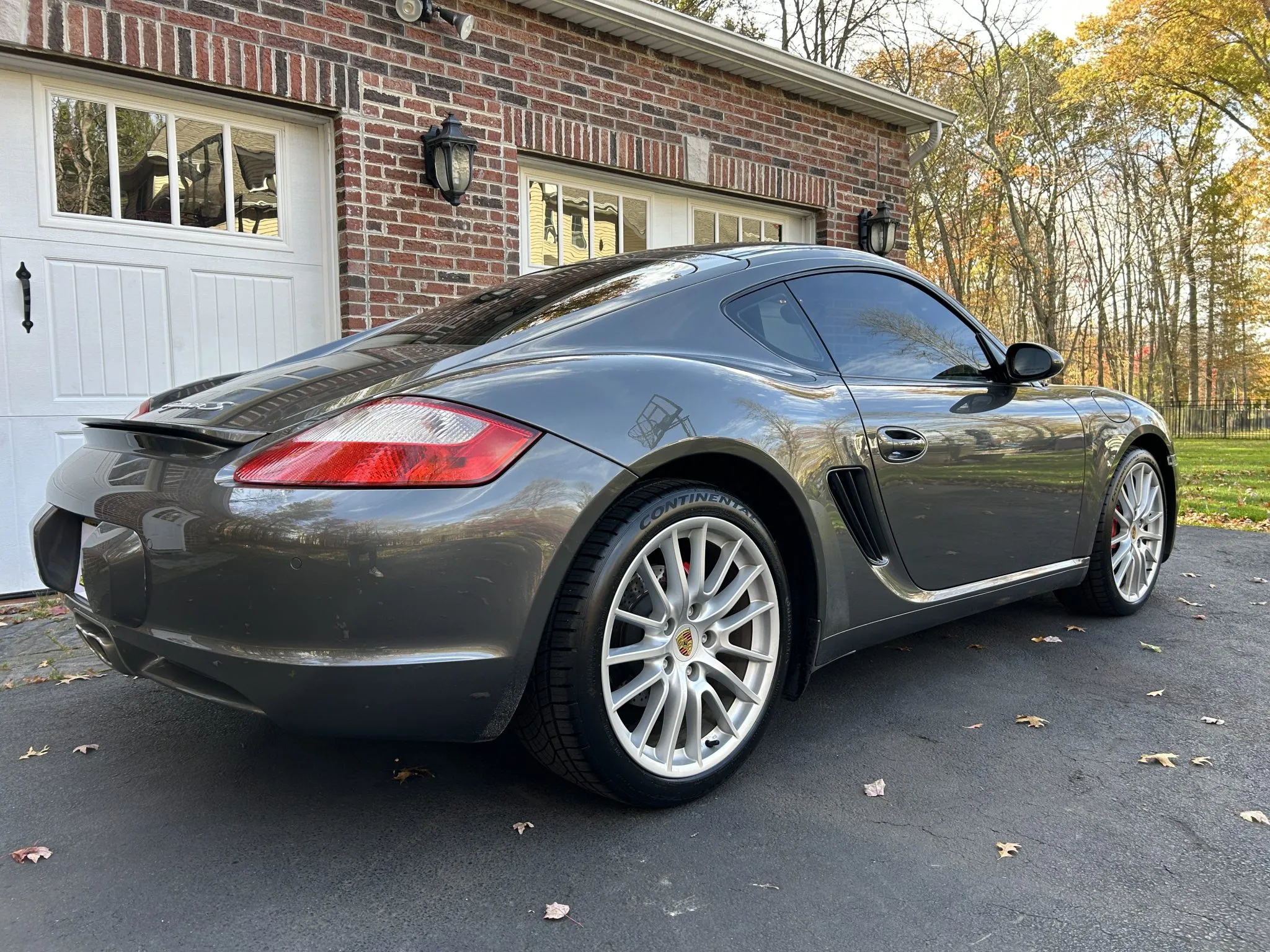 Load larger image of 2006 Porsche Cayman S - Stuttcars Classified