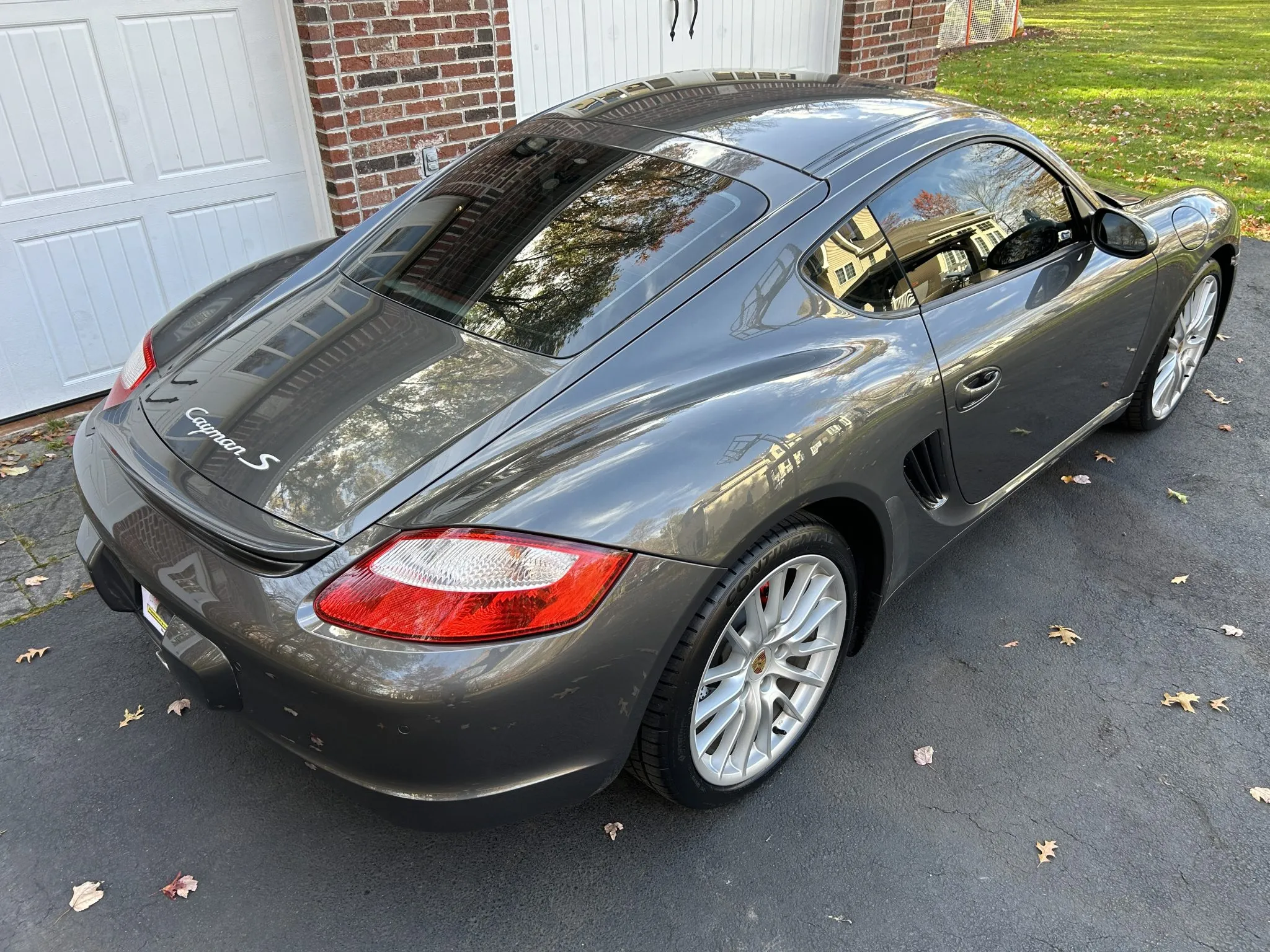 Load larger image of 2006 Porsche Cayman S - Stuttcars Classified