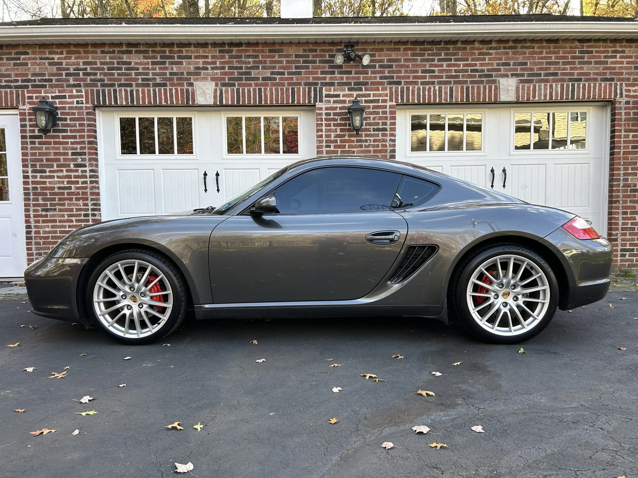 Load larger image of 2006 Porsche Cayman S - Stuttcars Classified