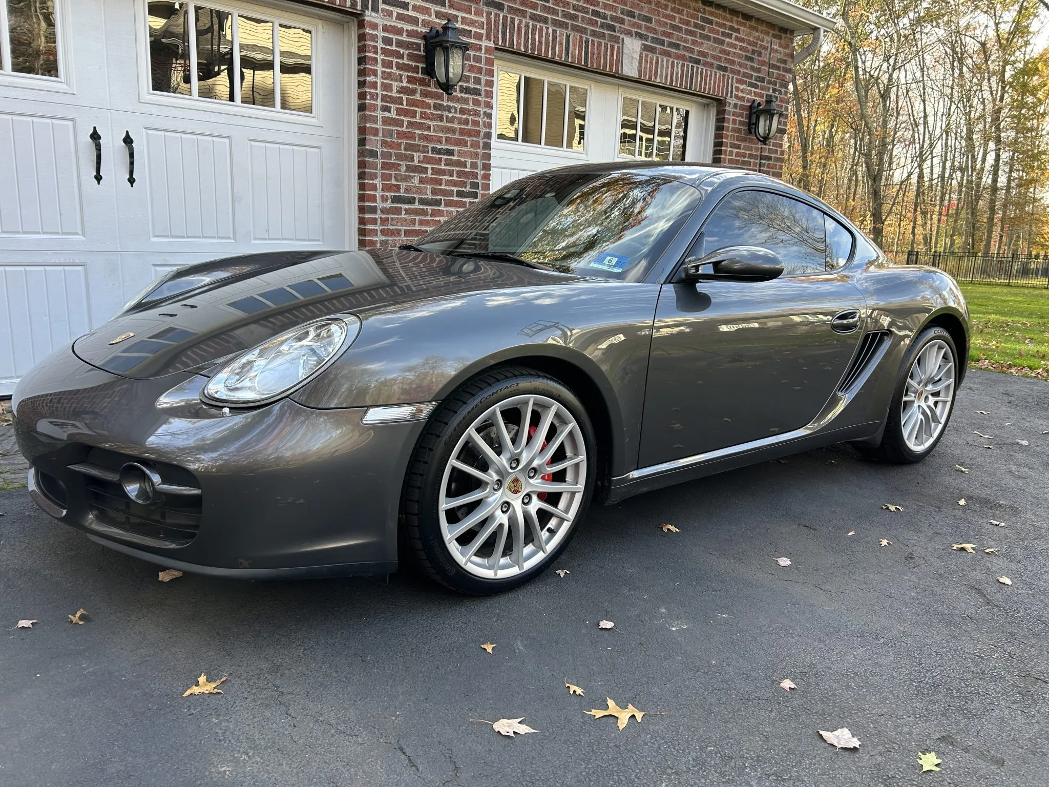 Load larger image of 2006 Porsche Cayman S - Stuttcars Classified