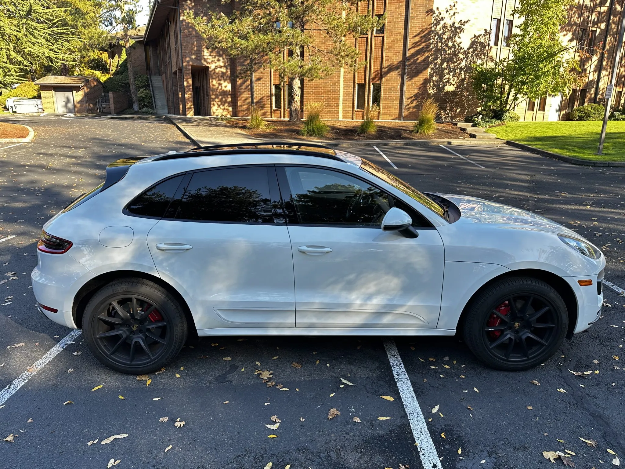 Load larger image of 2015 Porsche Macan Turbo - Stuttcars Classified