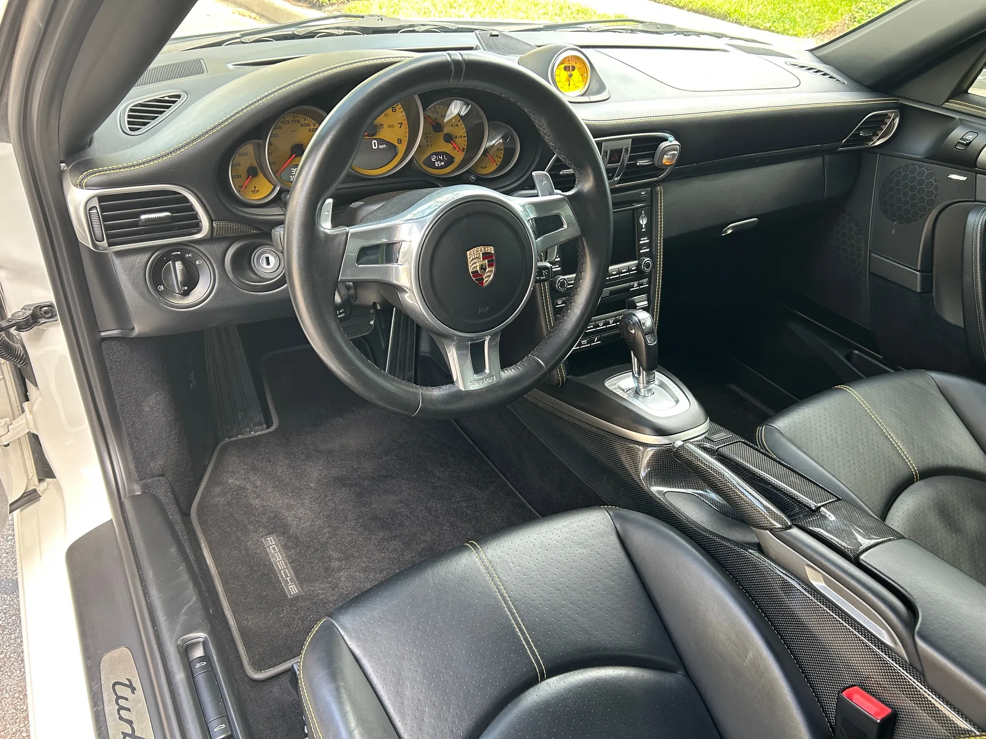 Load larger image of 2013 Porsche 911 Turbo S Coupe - Stuttcars Classified