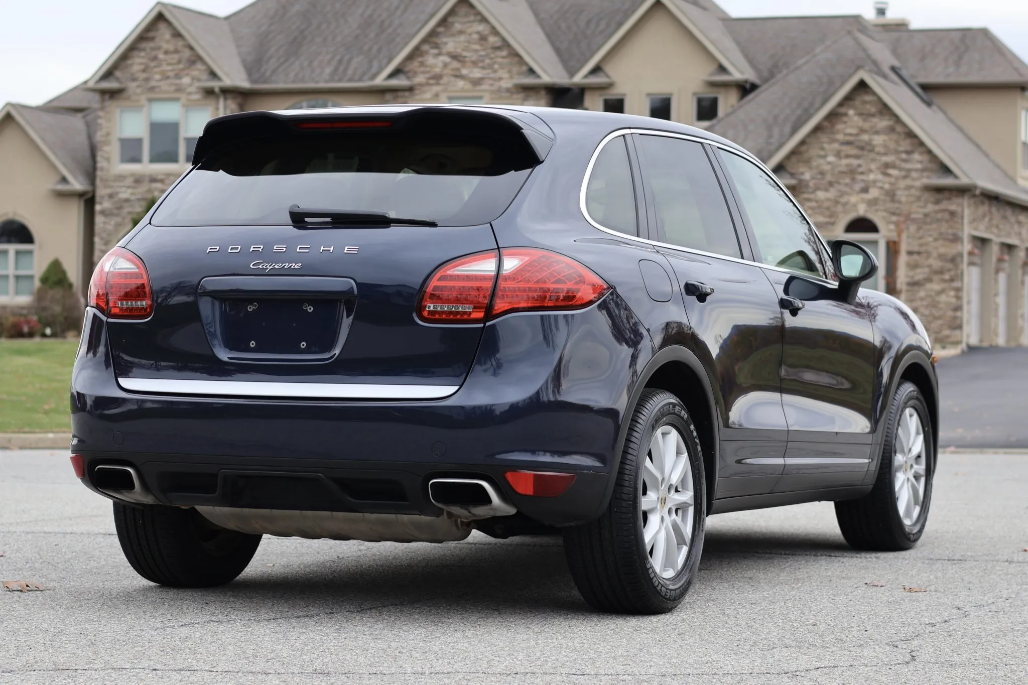 Load larger image of 2011 Porsche Cayenne - Stuttcars Classified