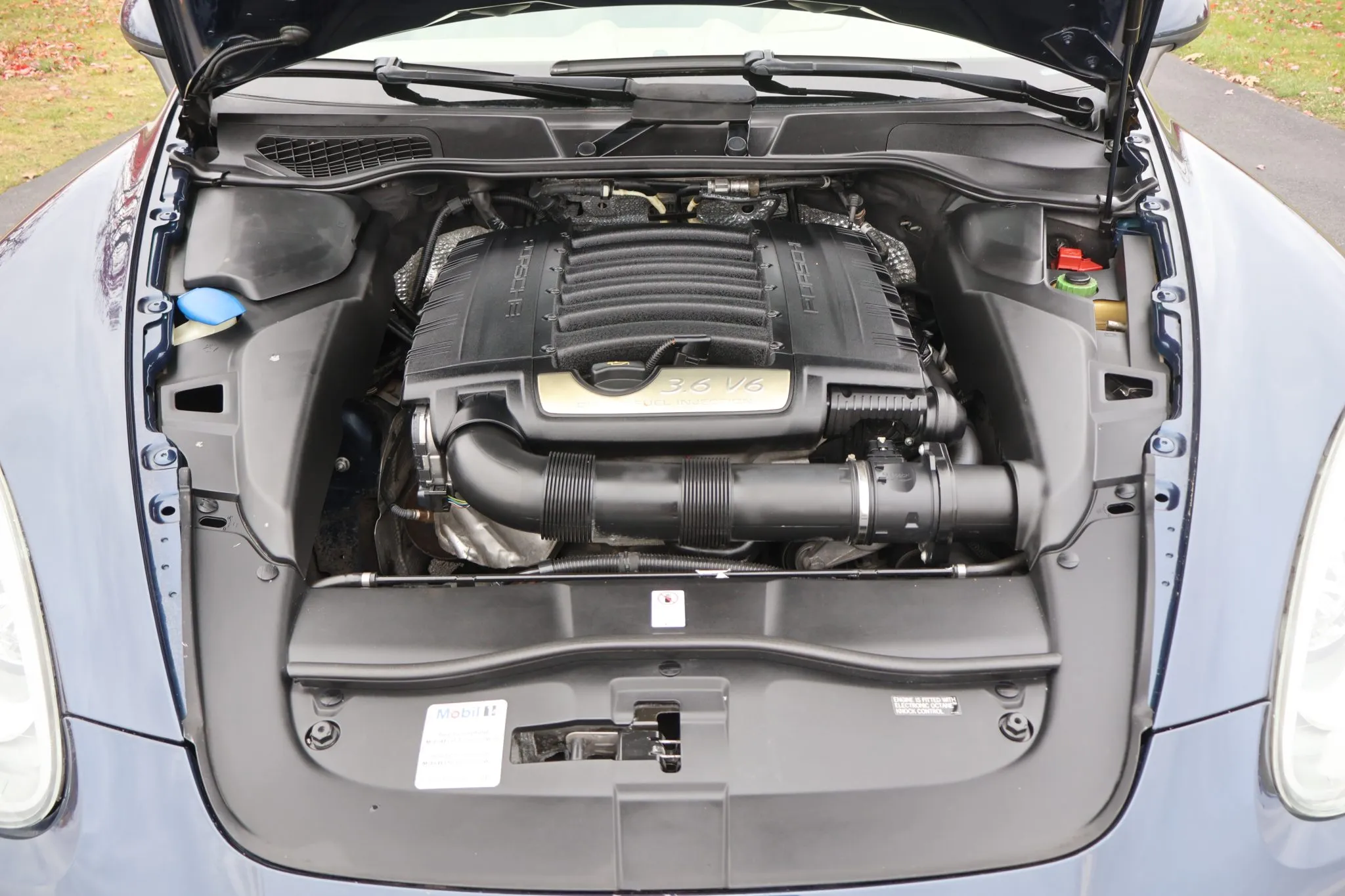 Load larger image of 2011 Porsche Cayenne - Stuttcars Classified