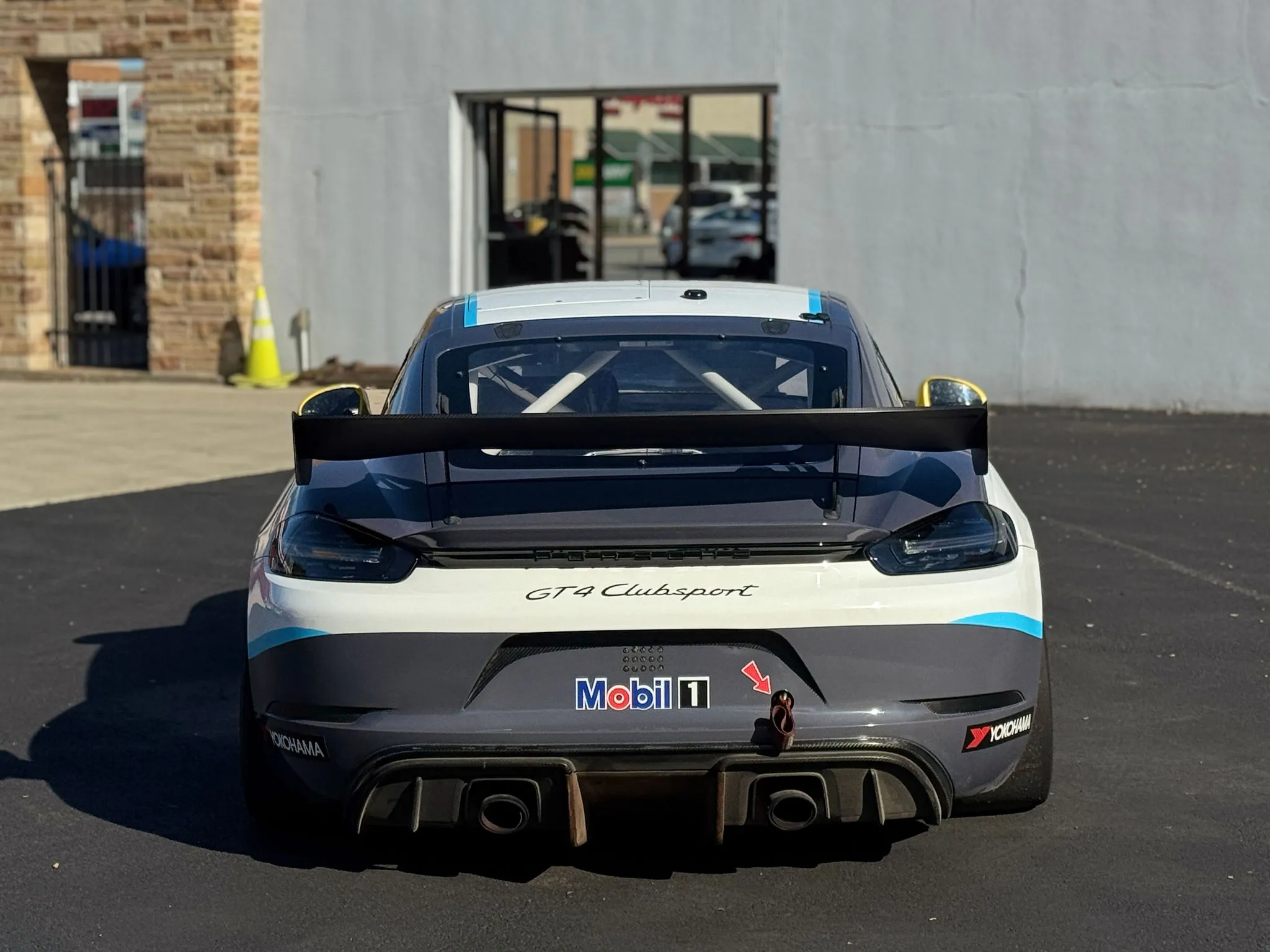 Load larger image of 2020 Porsche 718 Cayman GT4 Clubsport Competition MR - Stuttcars Classified