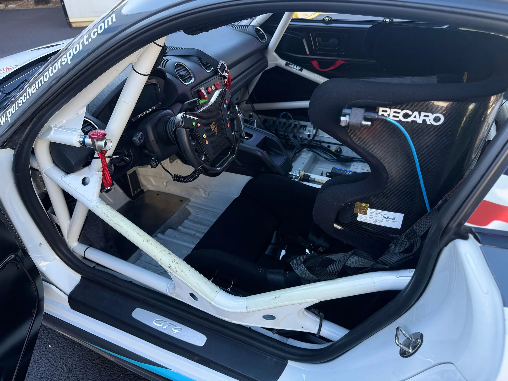 Load larger image of 2020 Porsche 718 Cayman GT4 Clubsport Competition MR - Stuttcars Classified