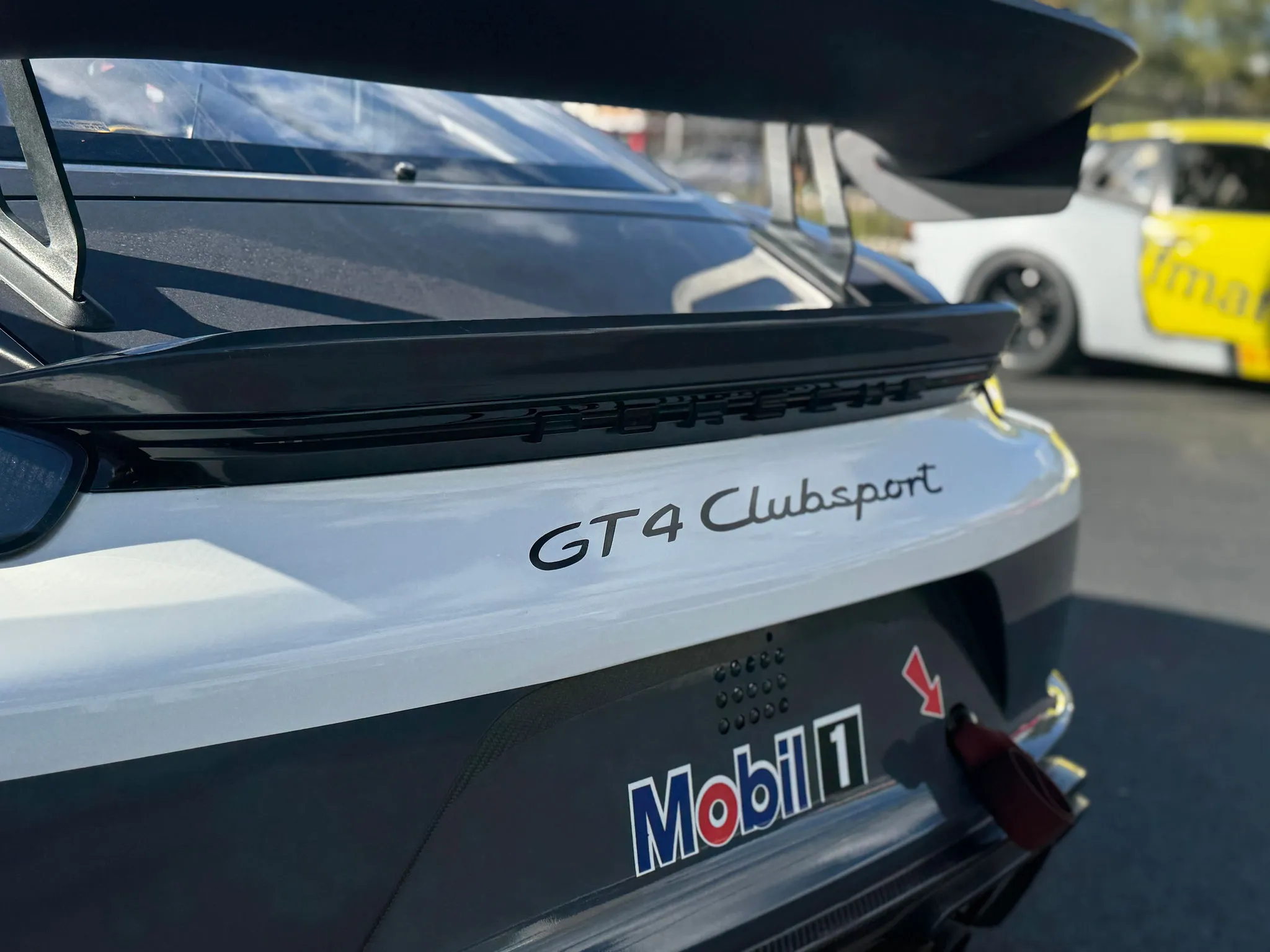 Load larger image of 2020 Porsche 718 Cayman GT4 Clubsport Competition MR - Stuttcars Classified