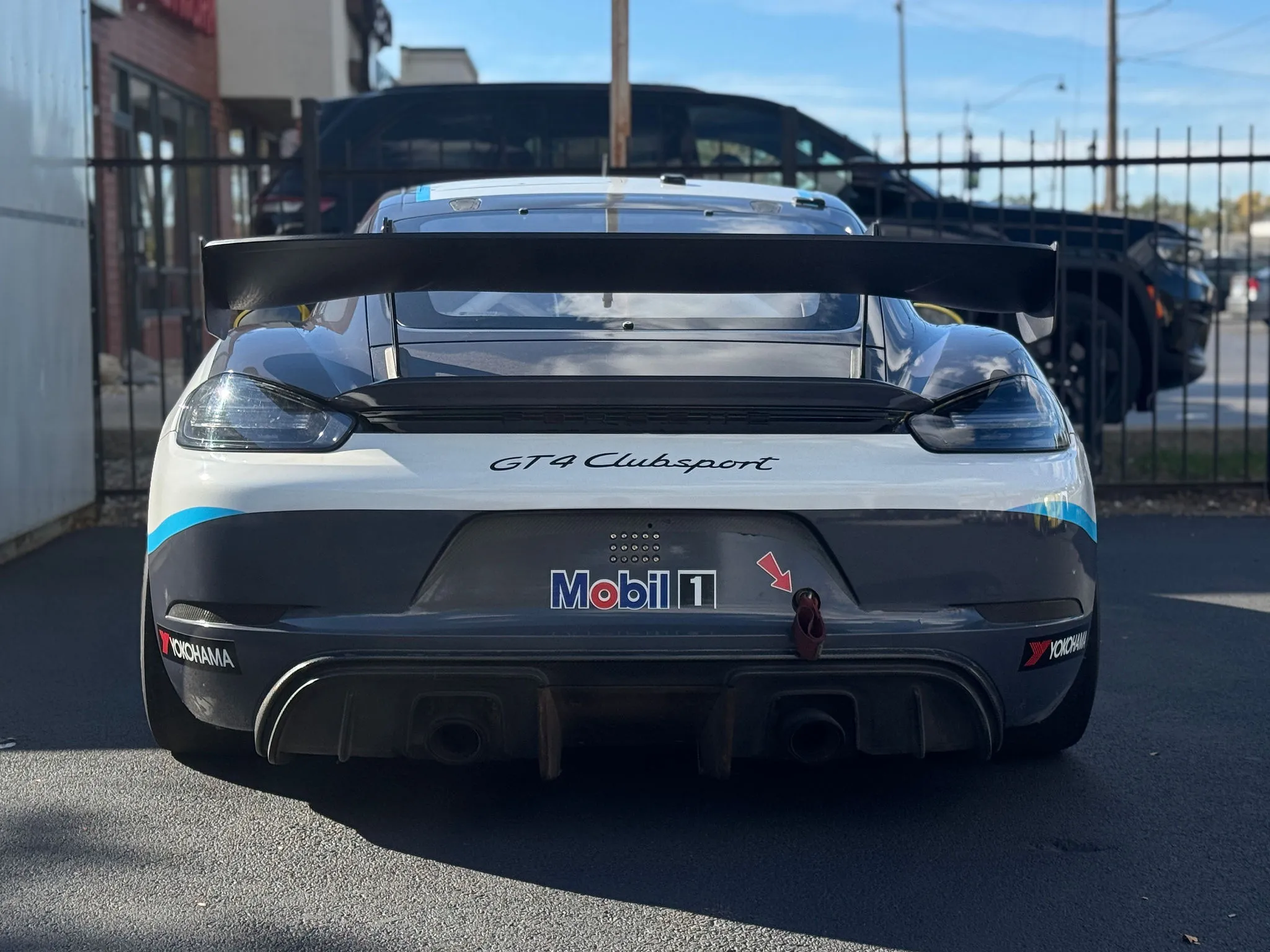 Load larger image of 2020 Porsche 718 Cayman GT4 Clubsport Competition MR - Stuttcars Classified