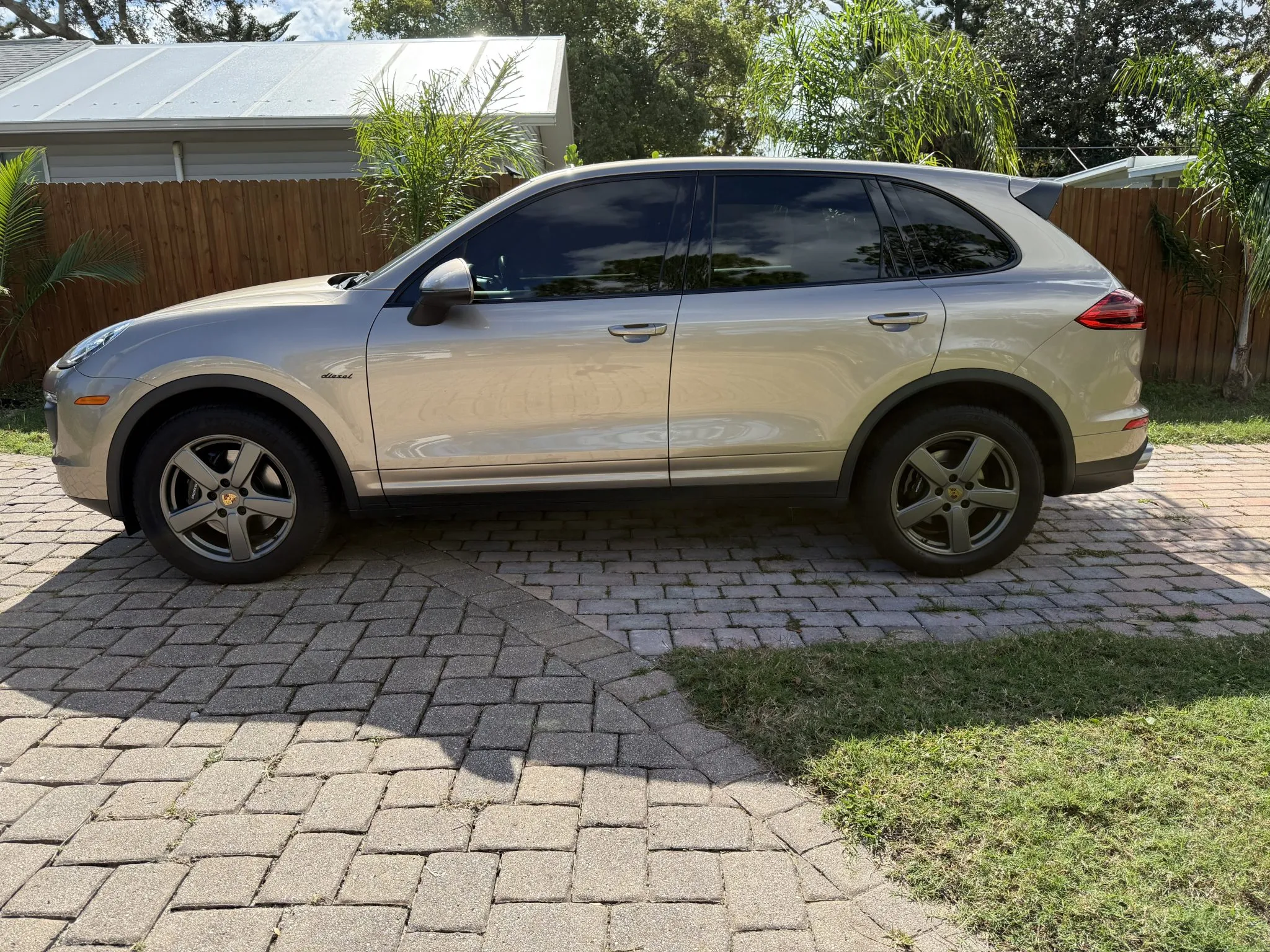 Load larger image of 2015 Porsche Cayenne Diesel - Stuttcars Classified