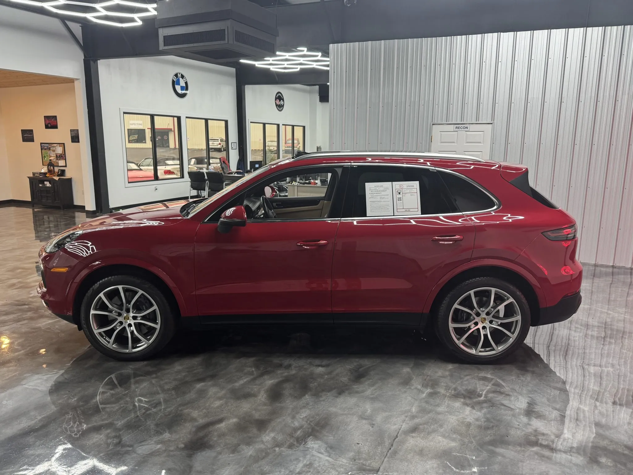 Load larger image of 2021 Porsche Cayenne - Stuttcars Classified