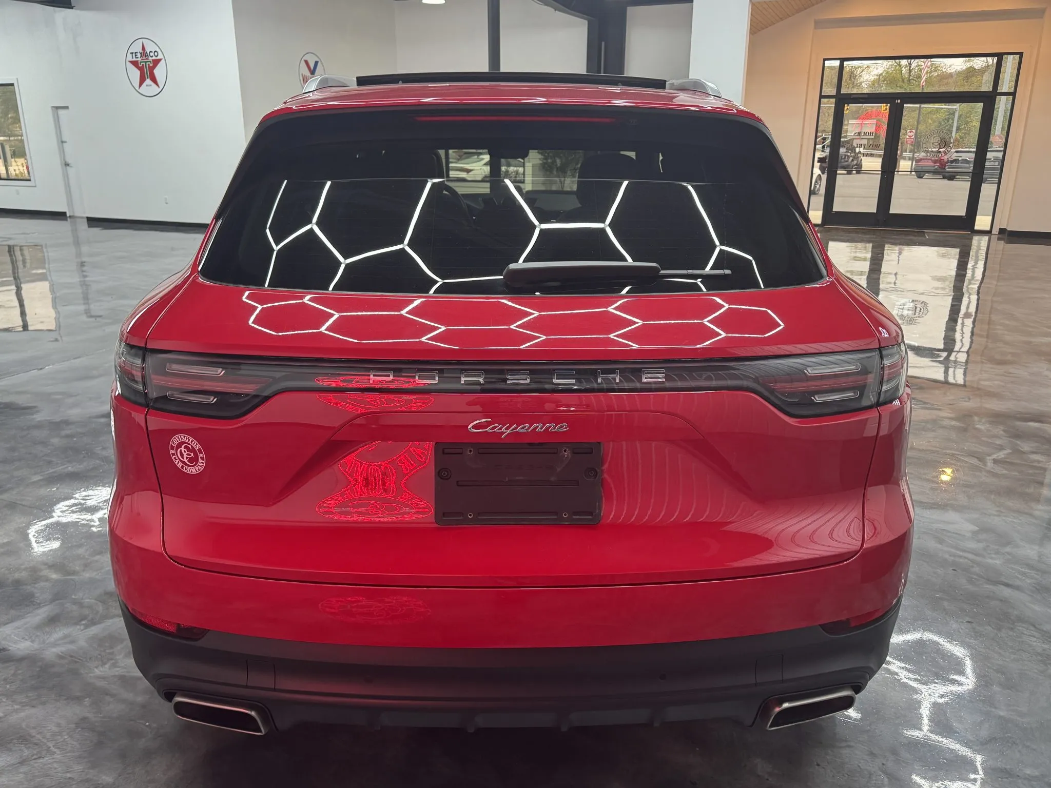 Load larger image of 2021 Porsche Cayenne - Stuttcars Classified