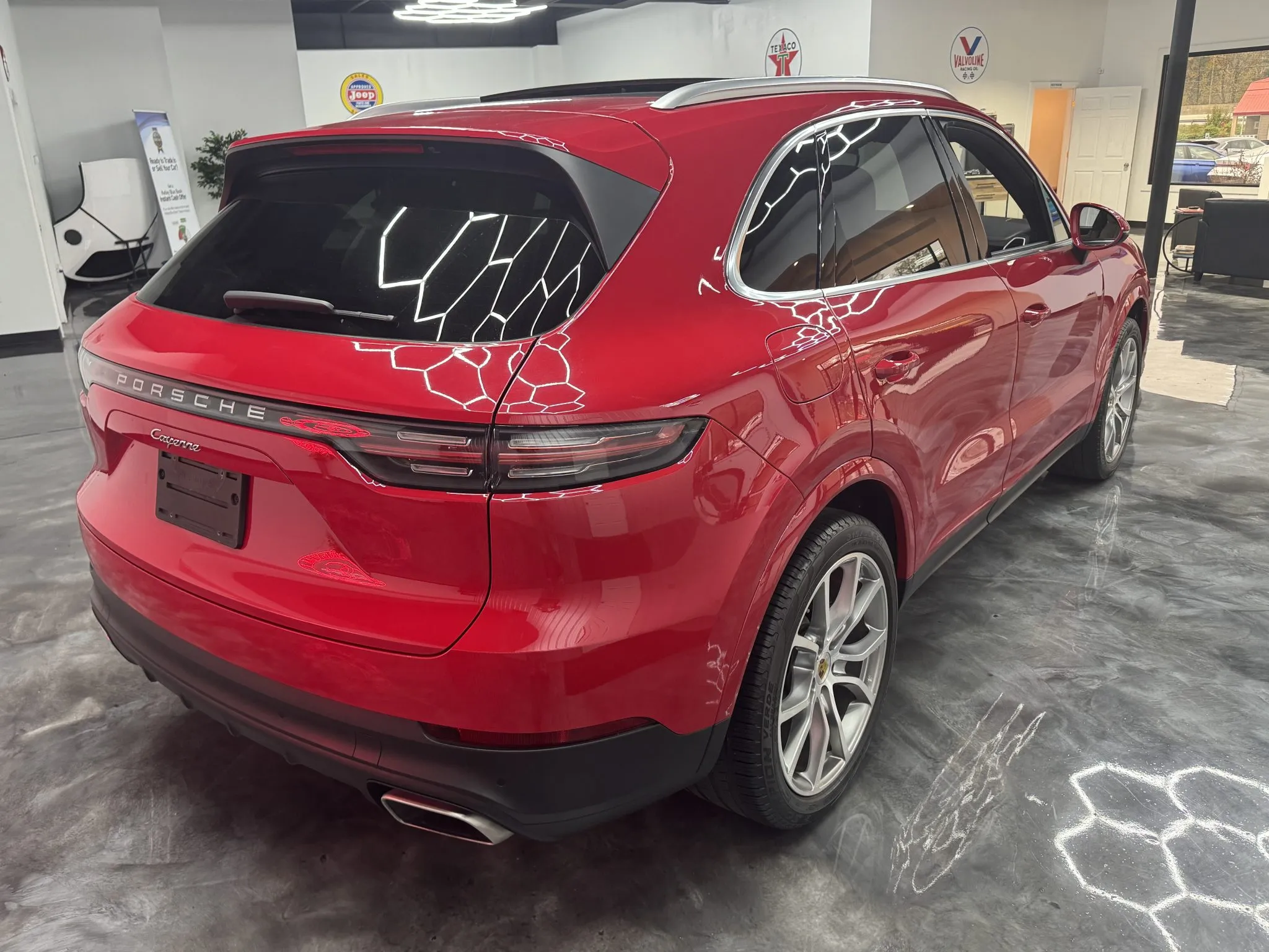 Load larger image of 2021 Porsche Cayenne - Stuttcars Classified