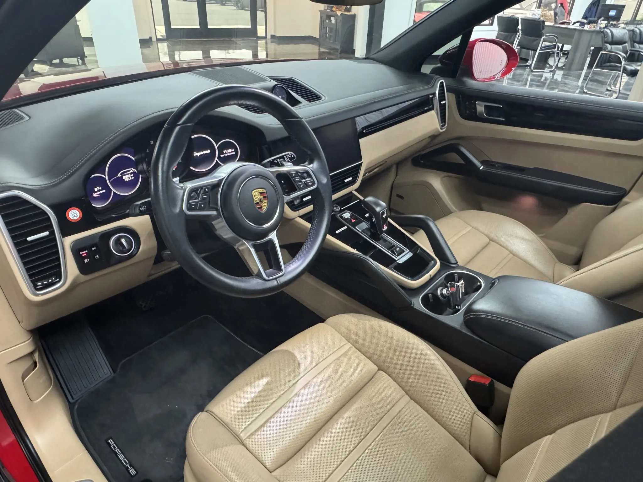 Load larger image of 2021 Porsche Cayenne - Stuttcars Classified