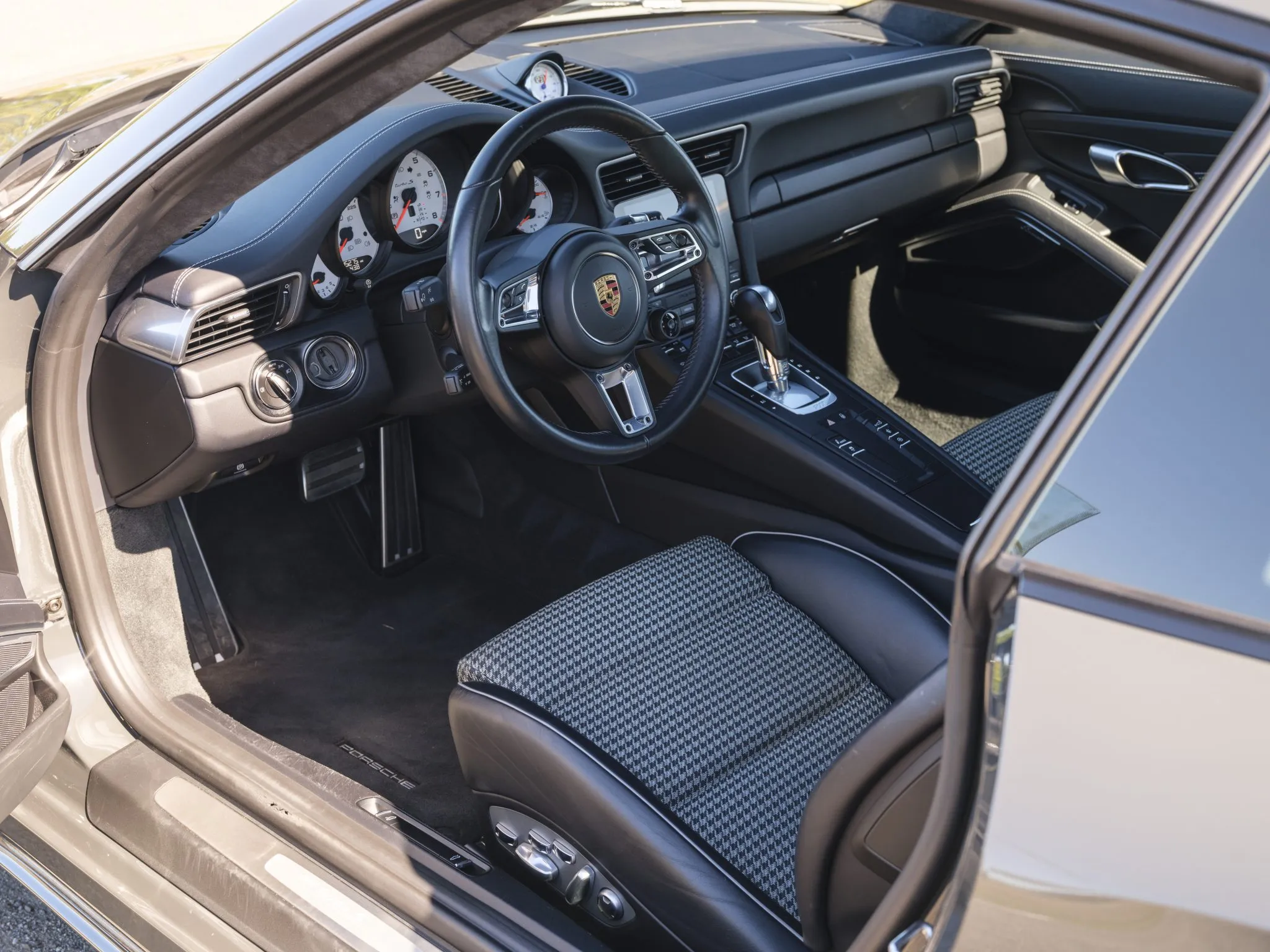 Load larger image of 2017 Porsche 911 Turbo S Coupe - Stuttcars Classified