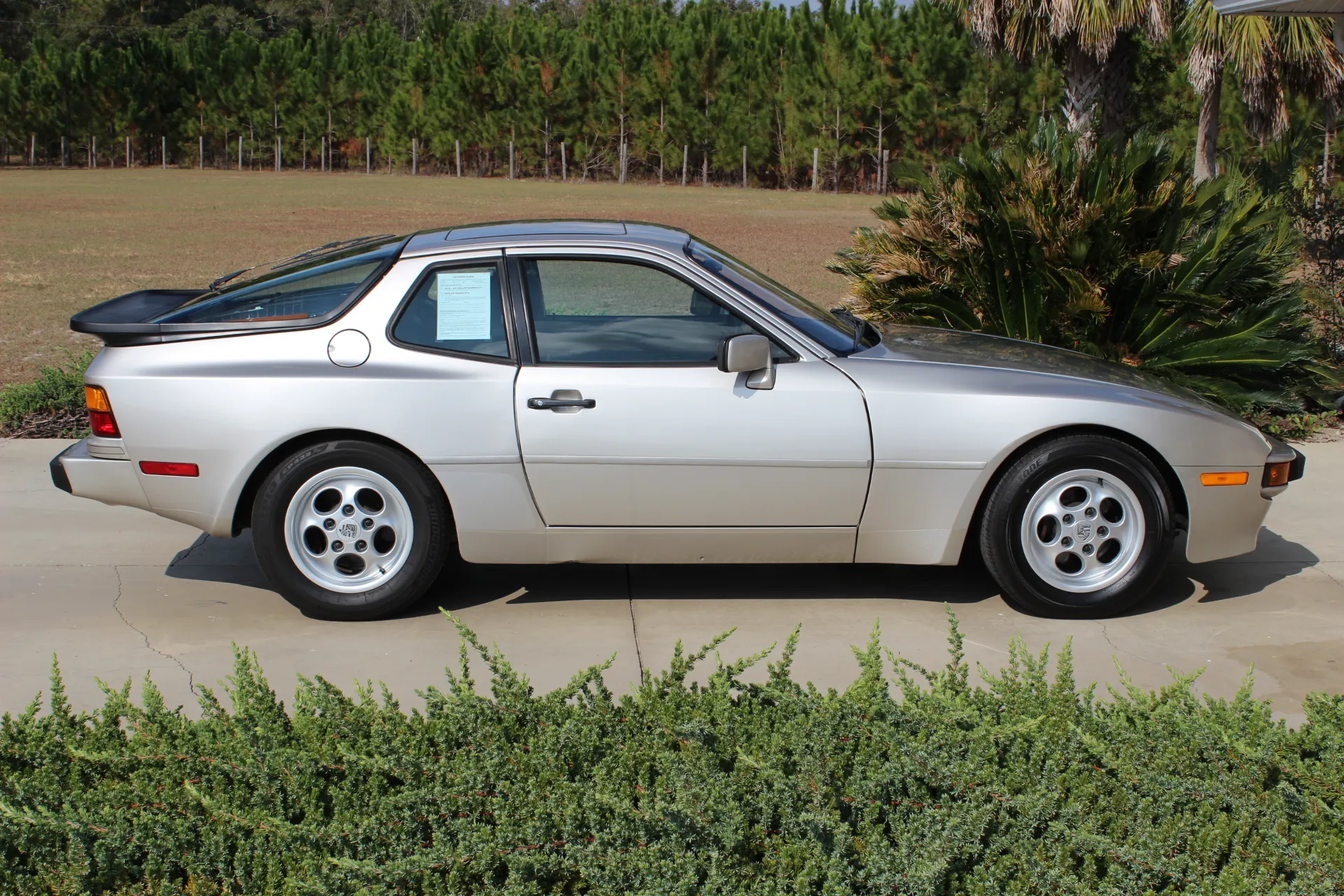 Load larger image of 1988 Porsche 944 - Stuttcars Classified