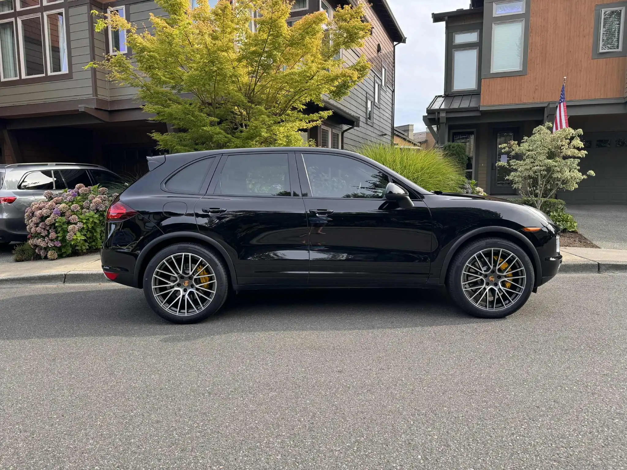 Load larger image of 2013 Porsche Cayenne Turbo - Stuttcars Classified