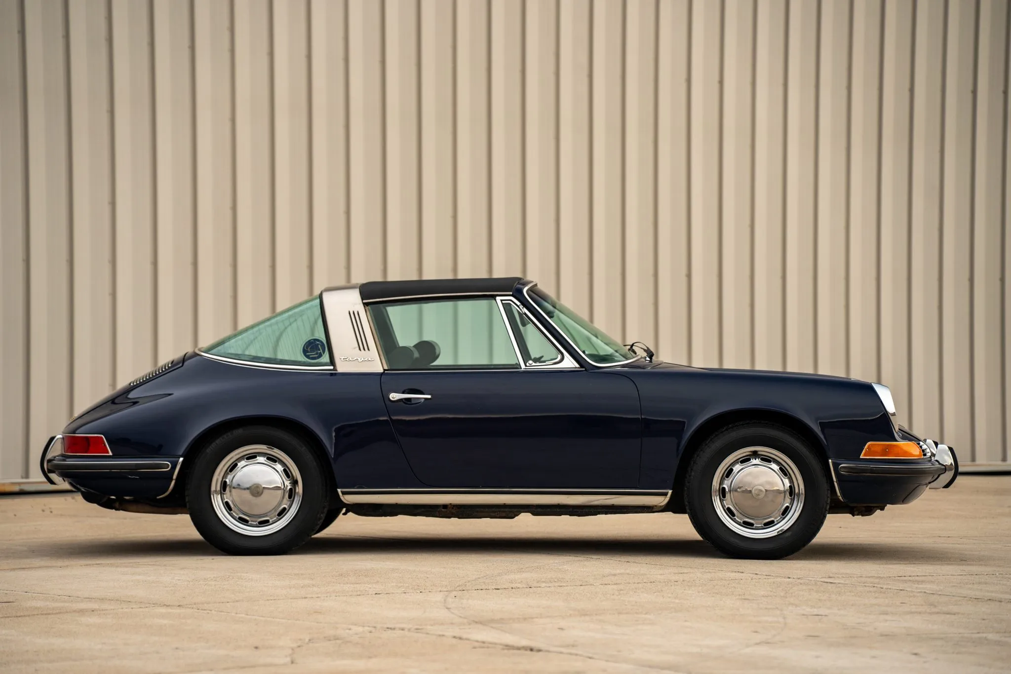 Load larger image of 1971 Porsche 911T Targa - Stuttcars Classified