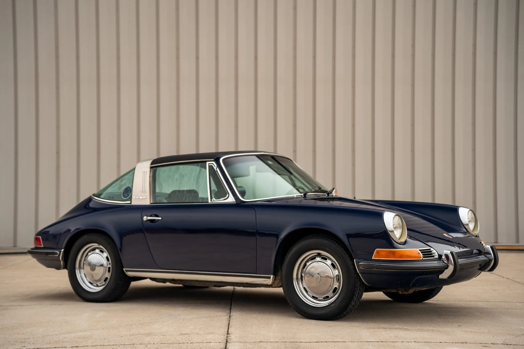 Load larger image of 1971 Porsche 911T Targa - Stuttcars Classified