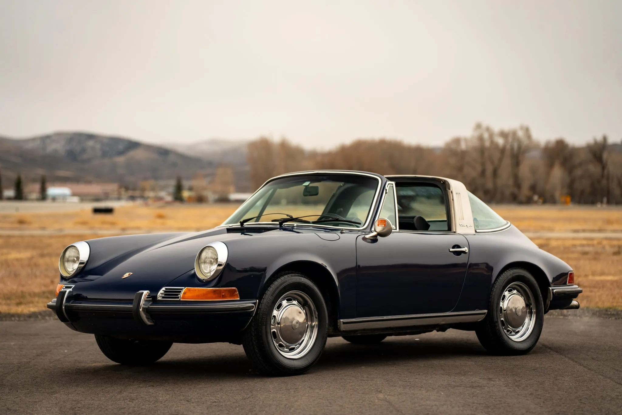Load larger image of 1971 Porsche 911T Targa - Stuttcars Classified