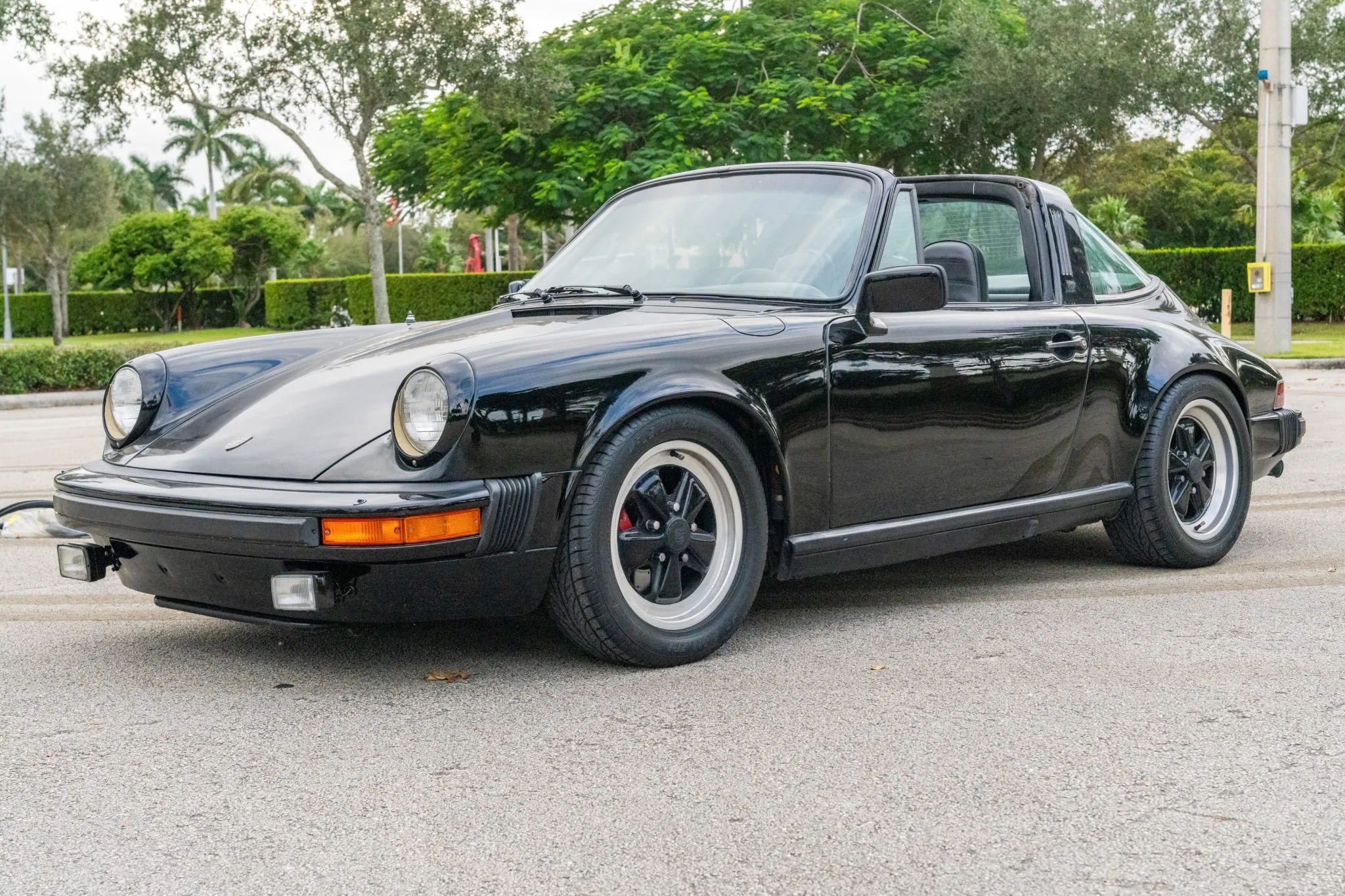 Load larger image of 1982 Porsche 911SC Targa - Stuttcars Classified