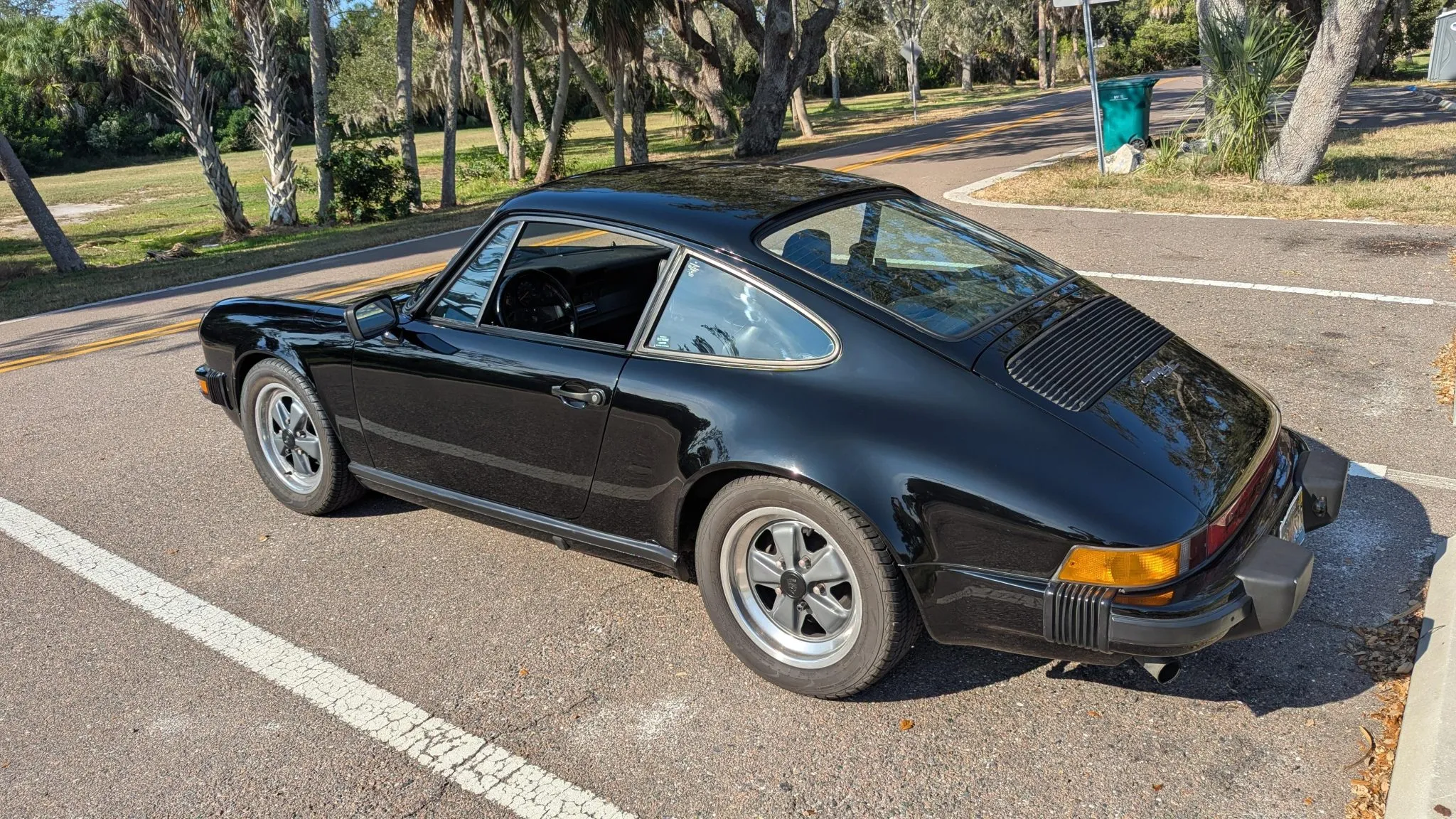 Load larger image of FOR SALE: 1983 Porsche 911SC Coupe - Stuttcars Classified