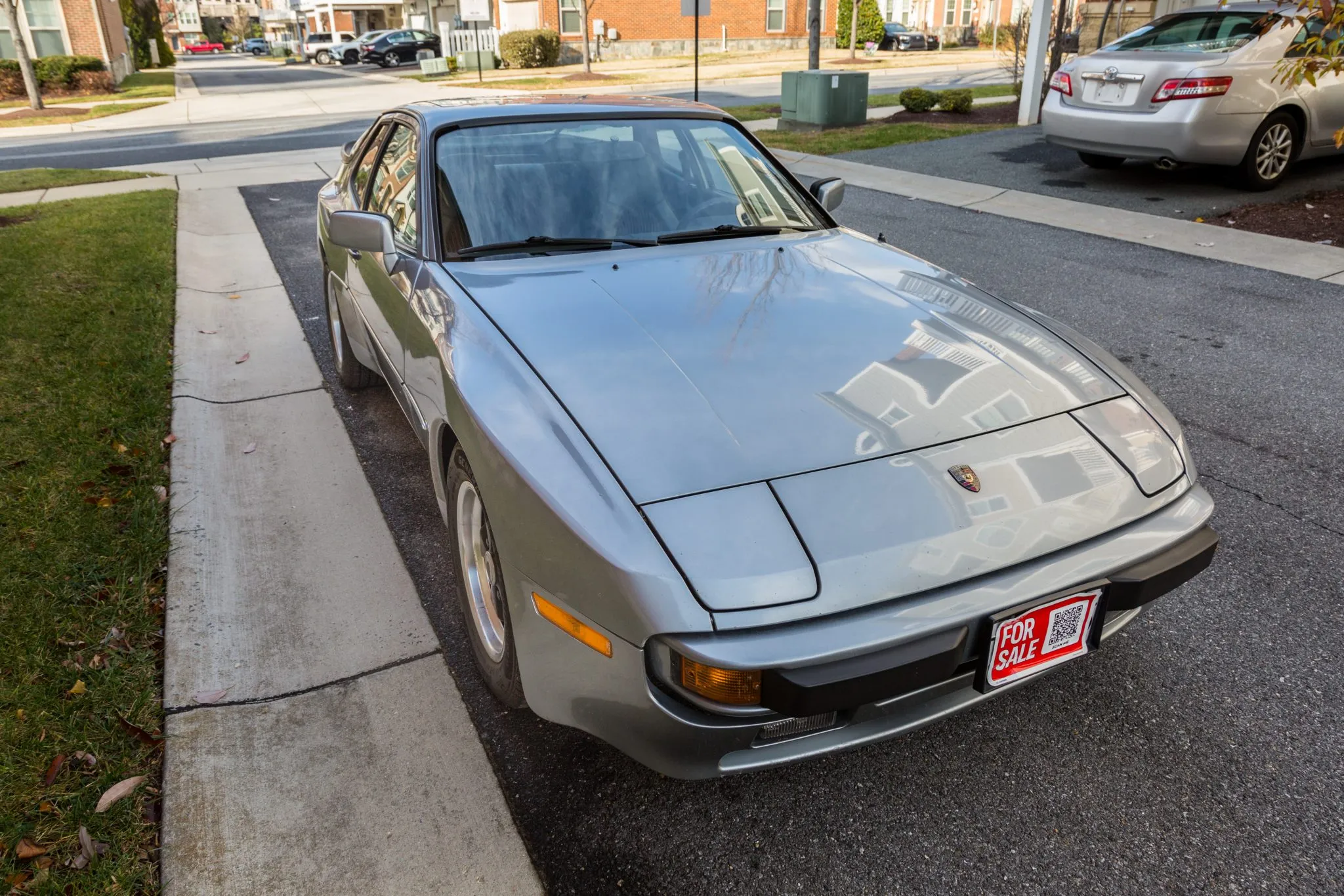 Load larger image of 1983 Porsche 944 - Stuttcars Classified