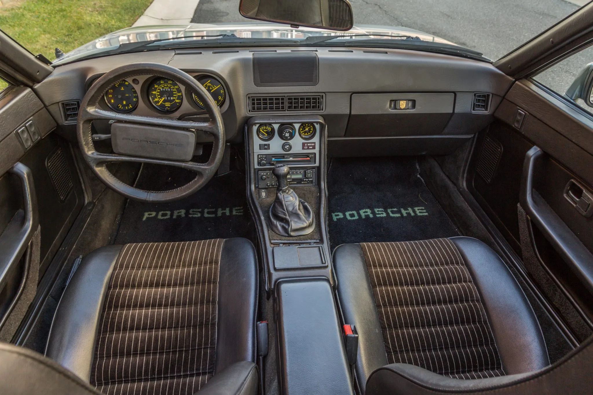 Load larger image of 1983 Porsche 944 - Stuttcars Classified