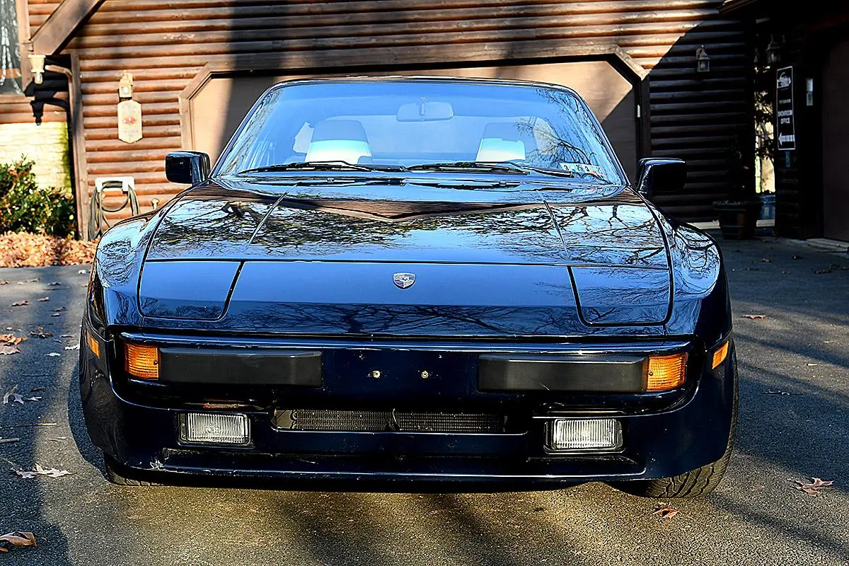 Load larger image of 1989 Porsche 944 - Stuttcars Classified