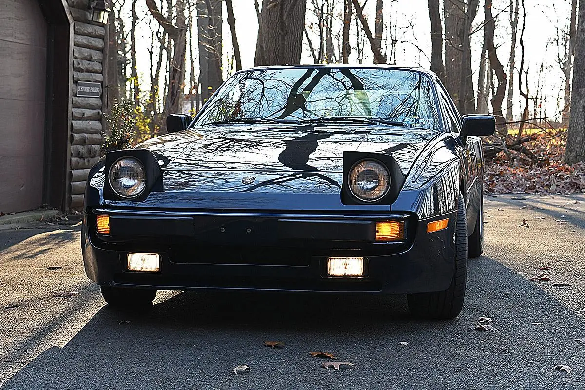 Load larger image of 1989 Porsche 944 - Stuttcars Classified