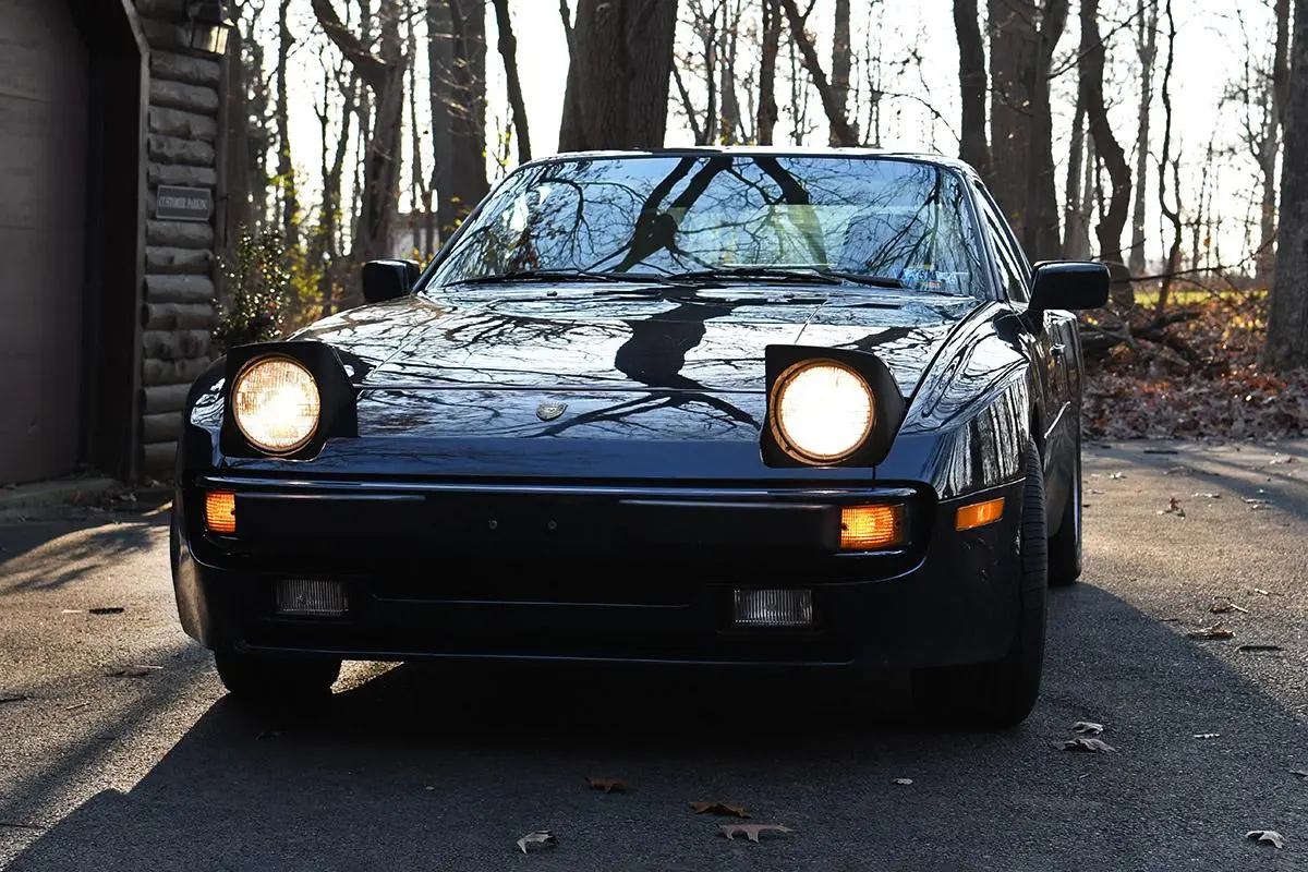 Load larger image of 1989 Porsche 944 - Stuttcars Classified