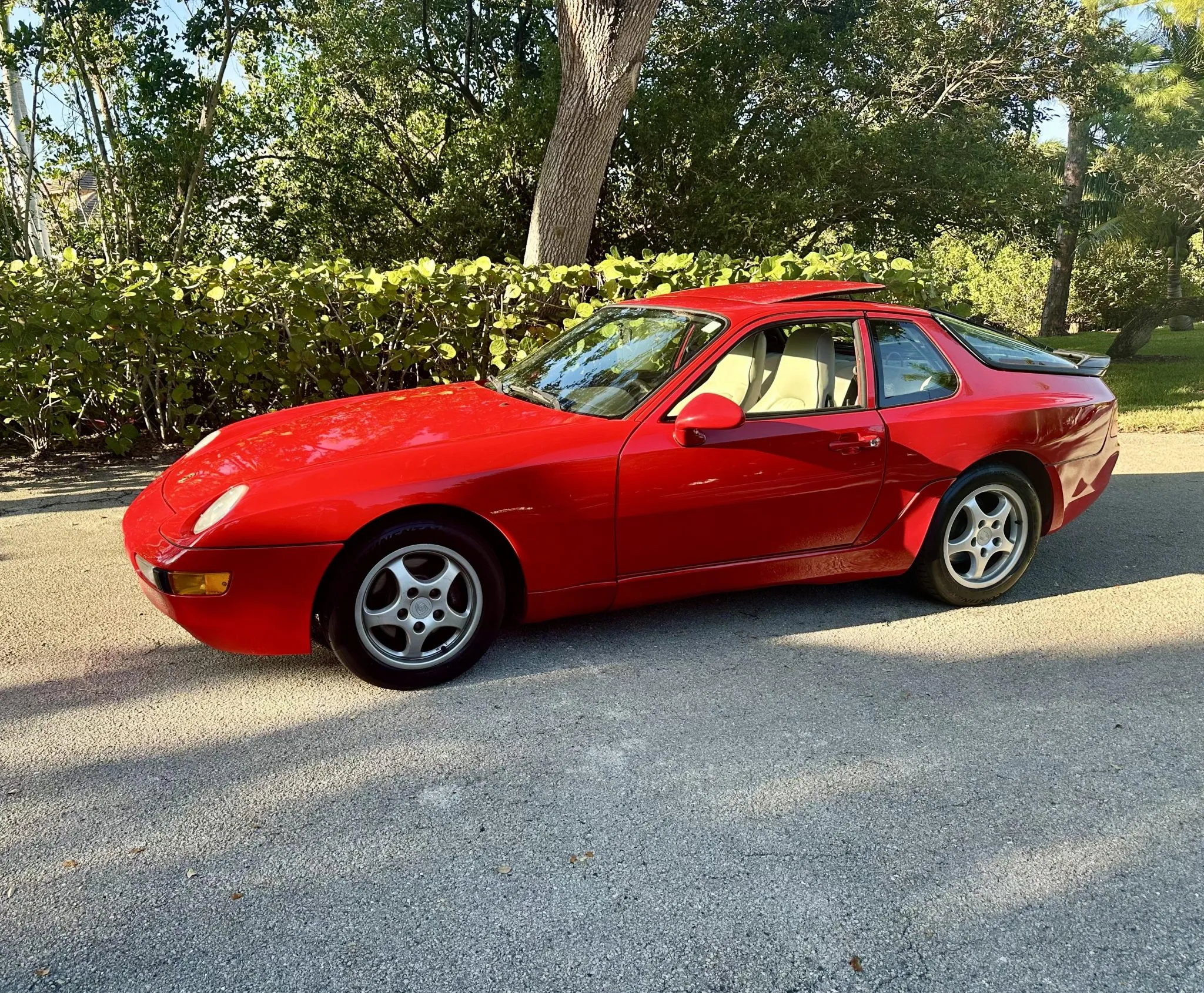 Load larger image of 1994 Porsche 968 Coupe - Stuttcars Classified