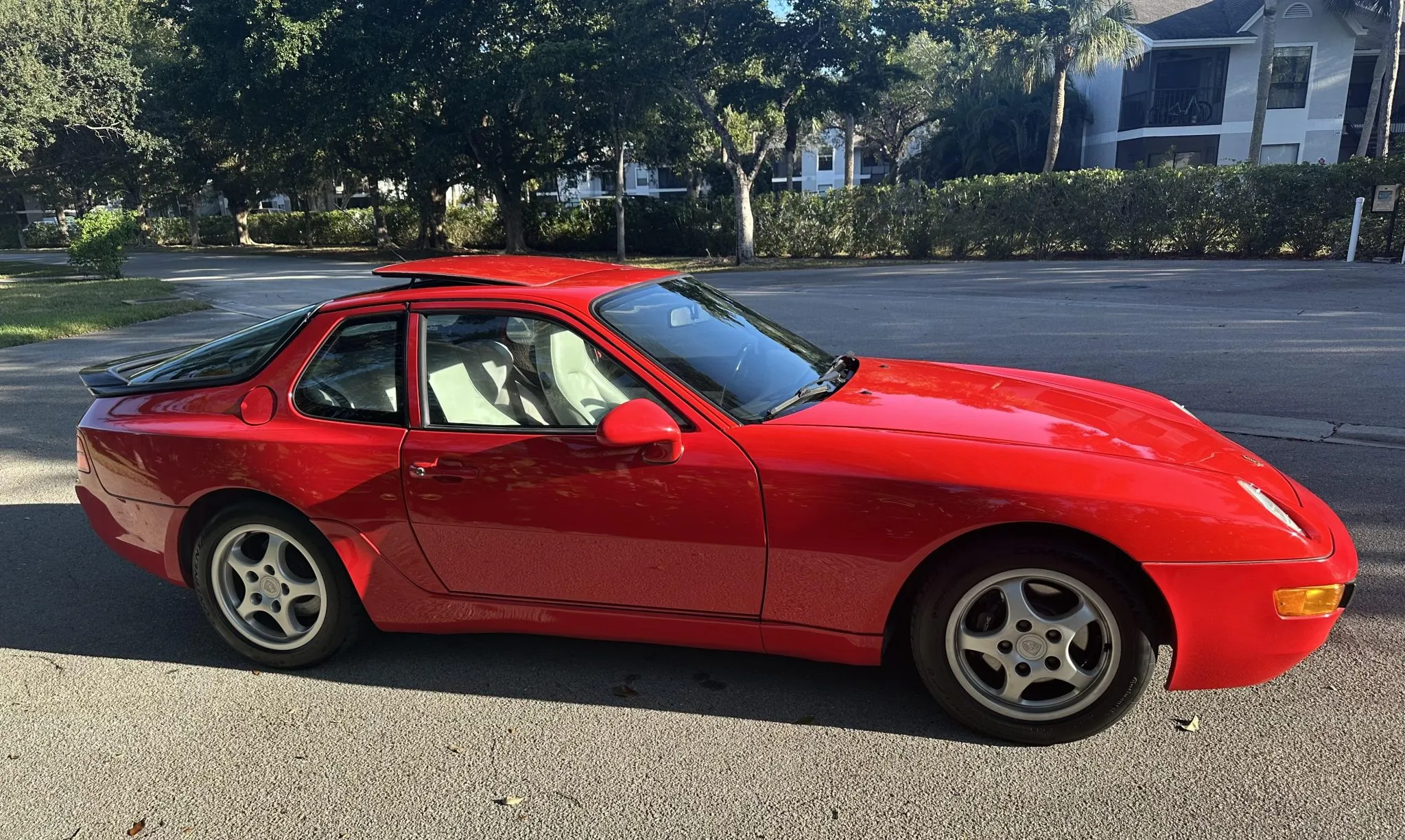 Load larger image of 1994 Porsche 968 Coupe - Stuttcars Classified