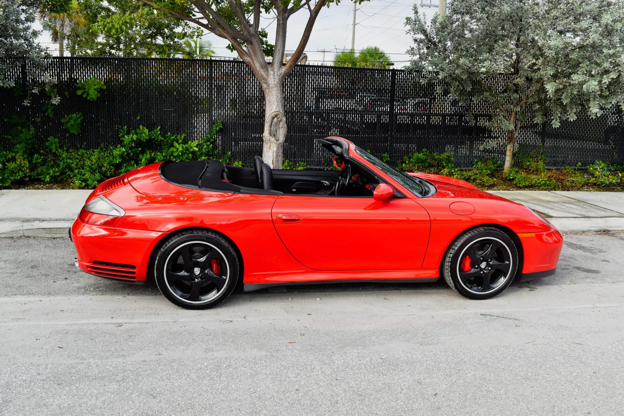 Load larger image of 2004 Porsche 911 Carrera 4S Cabriolet - Stuttcars Classified
