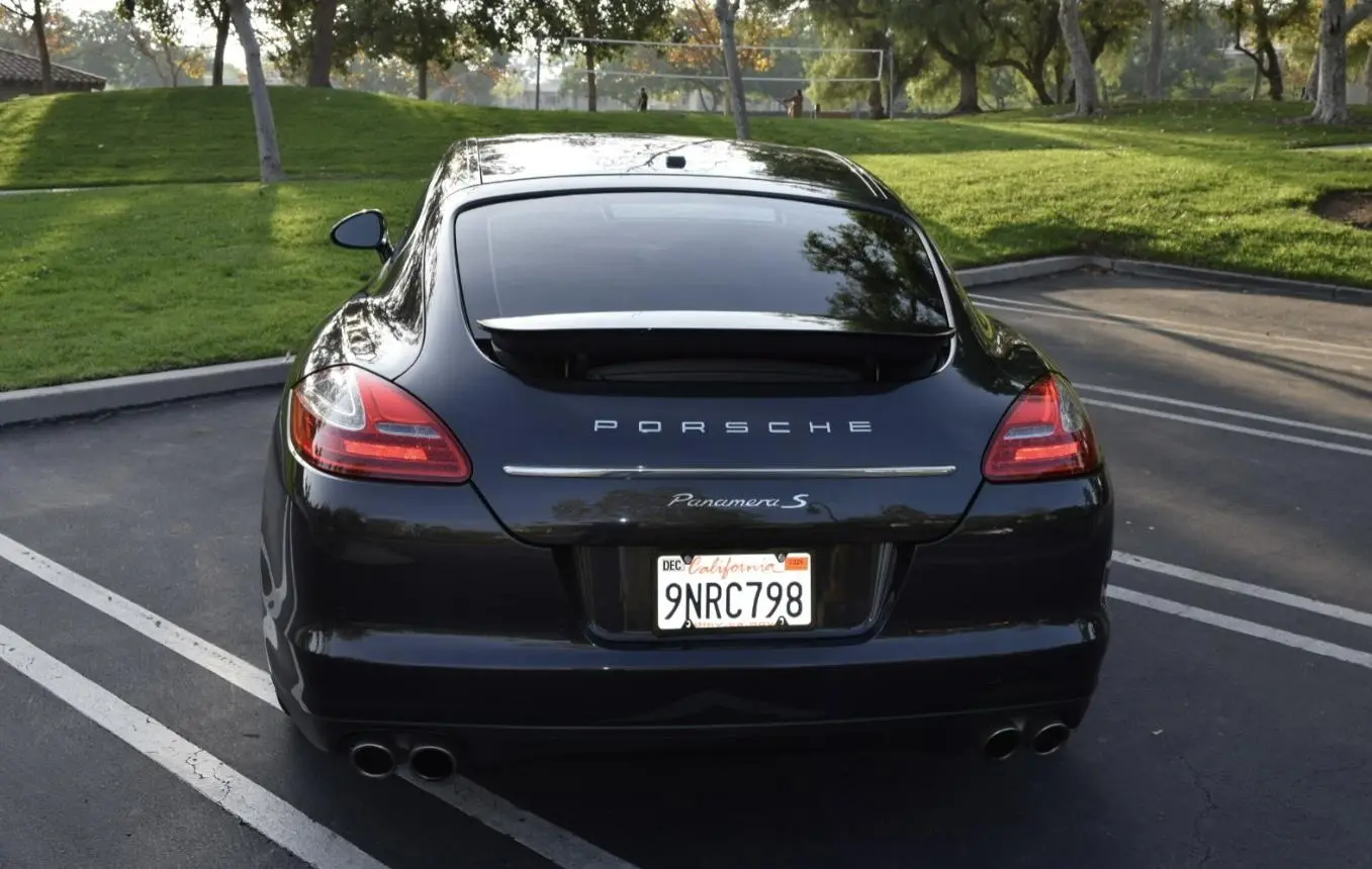 Load larger image of 2013 Porsche Panamera S - Stuttcars Classified