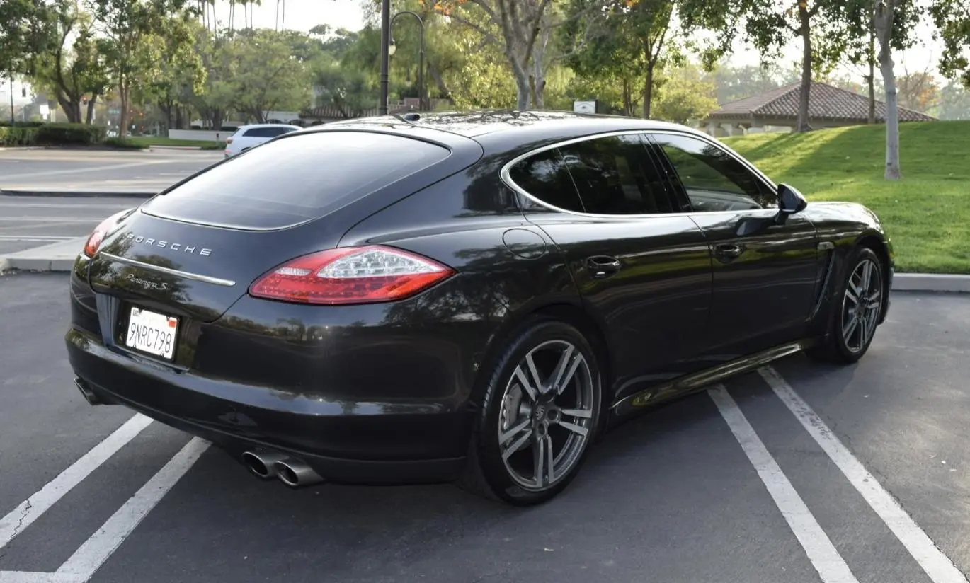 Load larger image of 2013 Porsche Panamera S - Stuttcars Classified