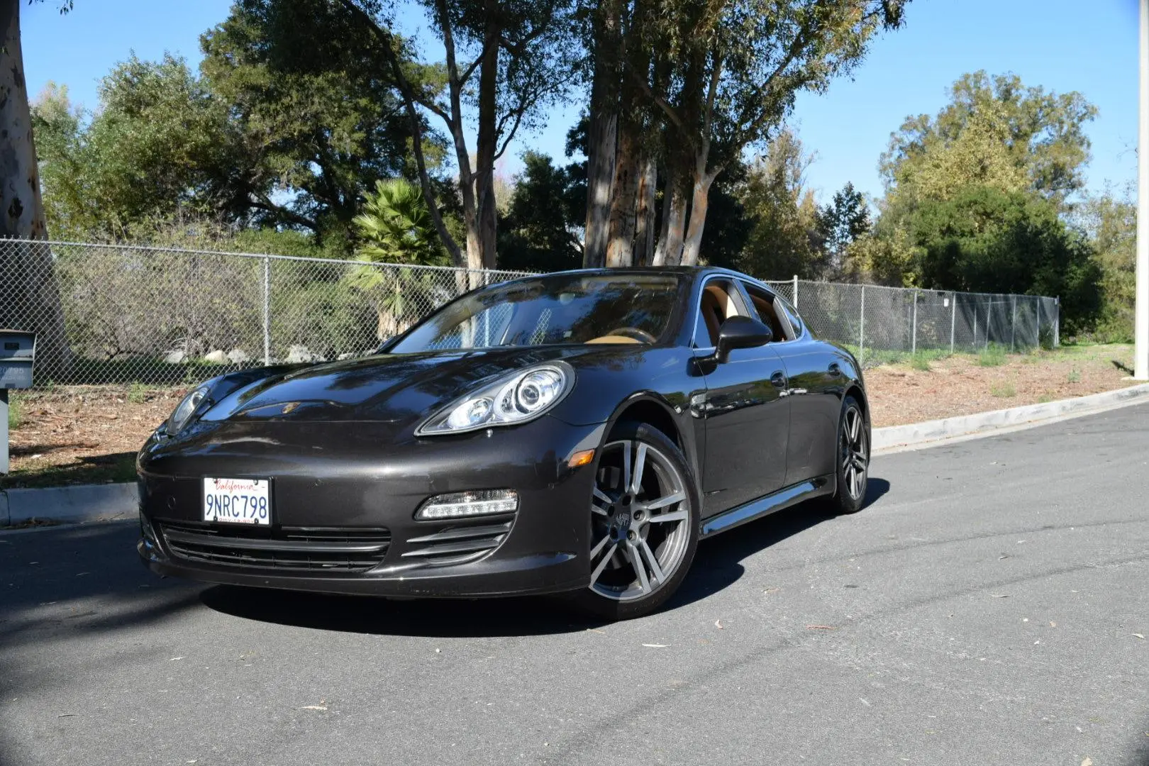 Load larger image of 2013 Porsche Panamera S - Stuttcars Classified