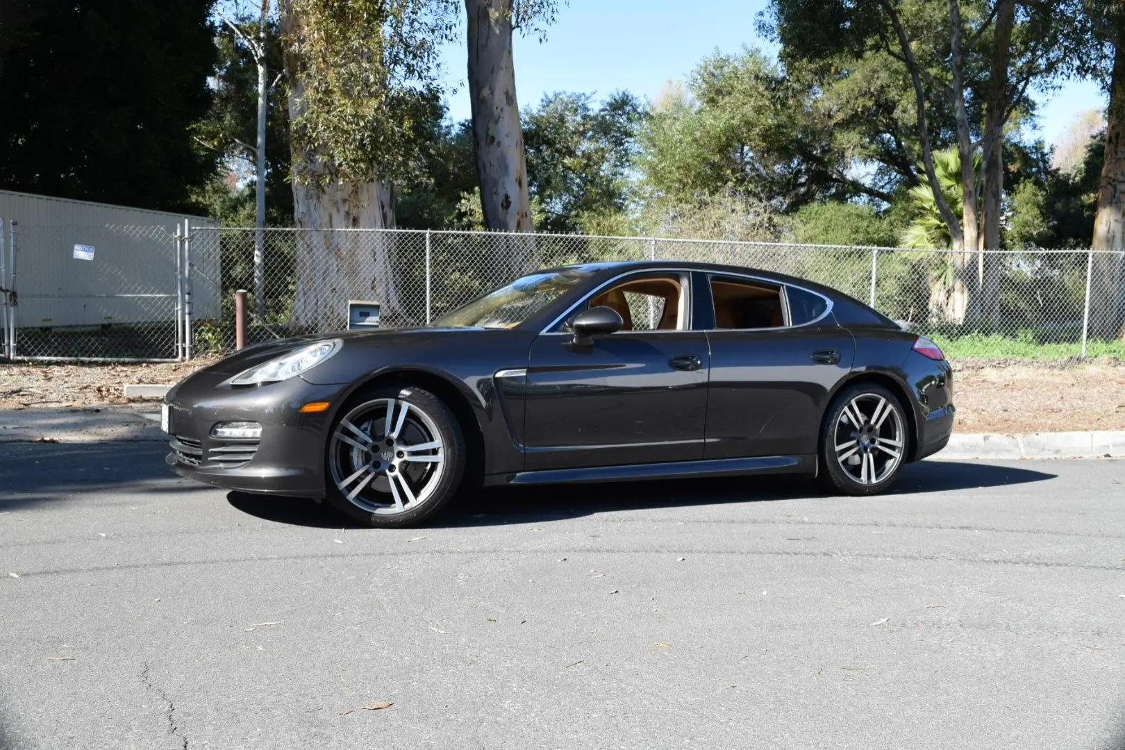 Load larger image of 2013 Porsche Panamera S - Stuttcars Classified