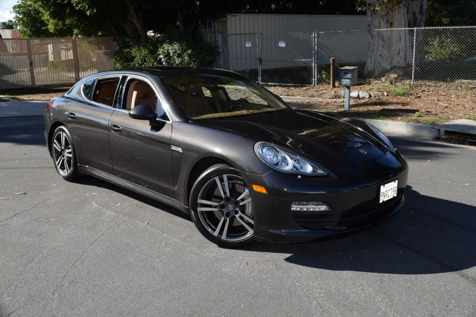 Load larger image of 2013 Porsche Panamera S - Stuttcars Classified