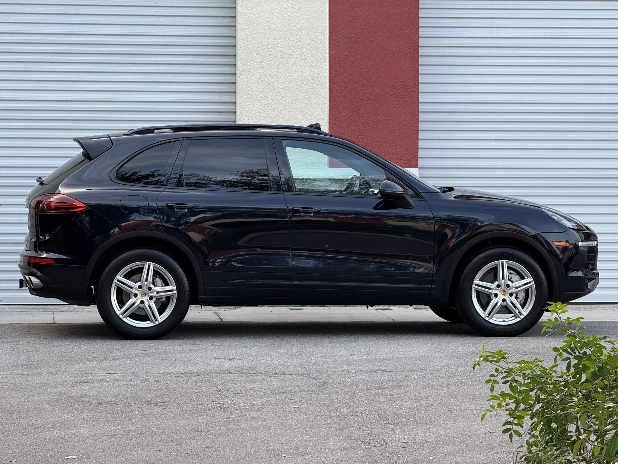 Load larger image of 2016 Porsche Cayenne S - Stuttcars Classified