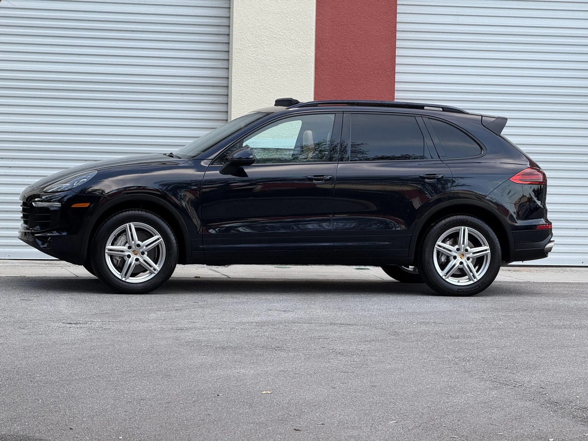 Load larger image of 2016 Porsche Cayenne S - Stuttcars Classified