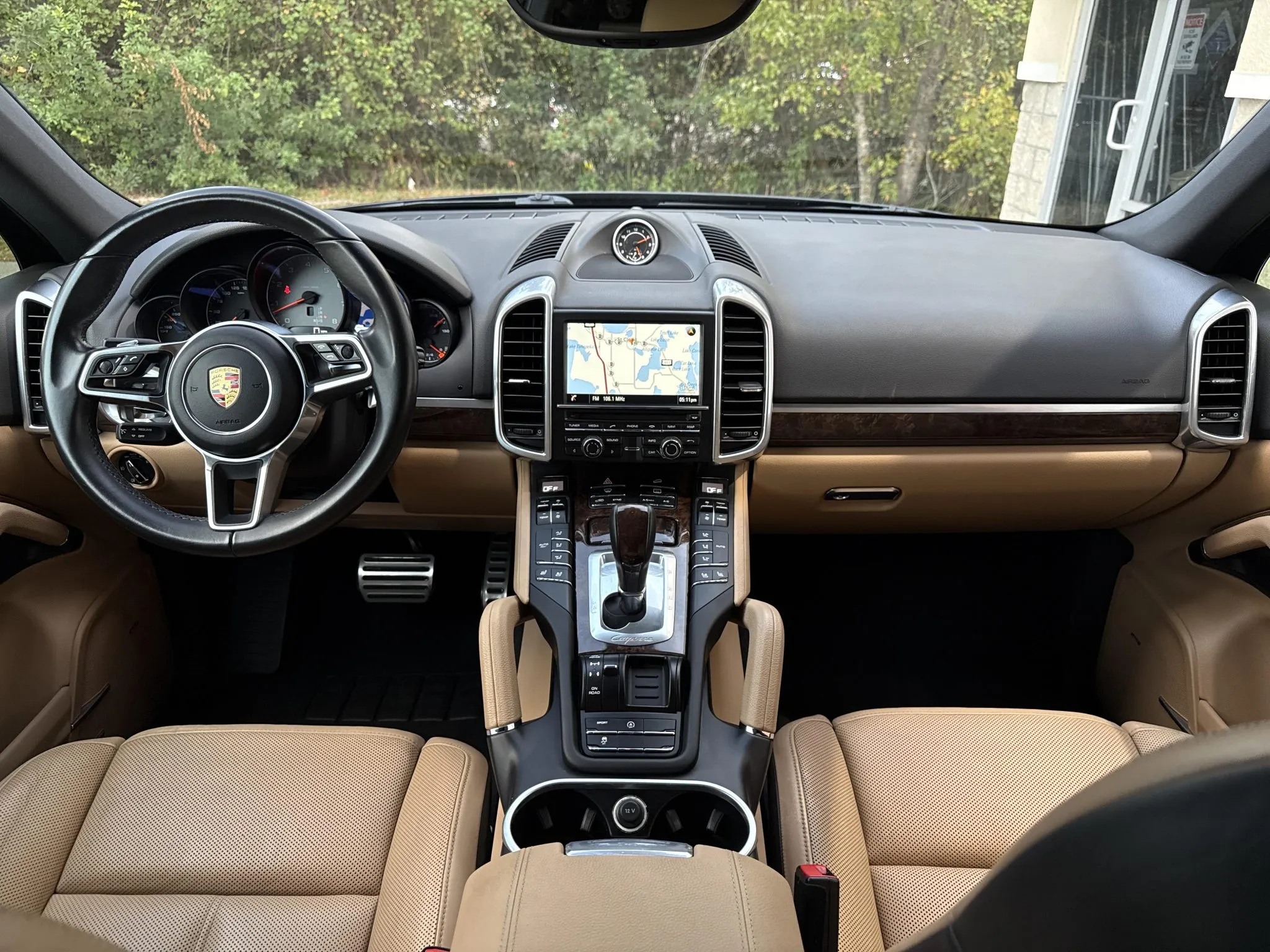 Load larger image of 2016 Porsche Cayenne S - Stuttcars Classified