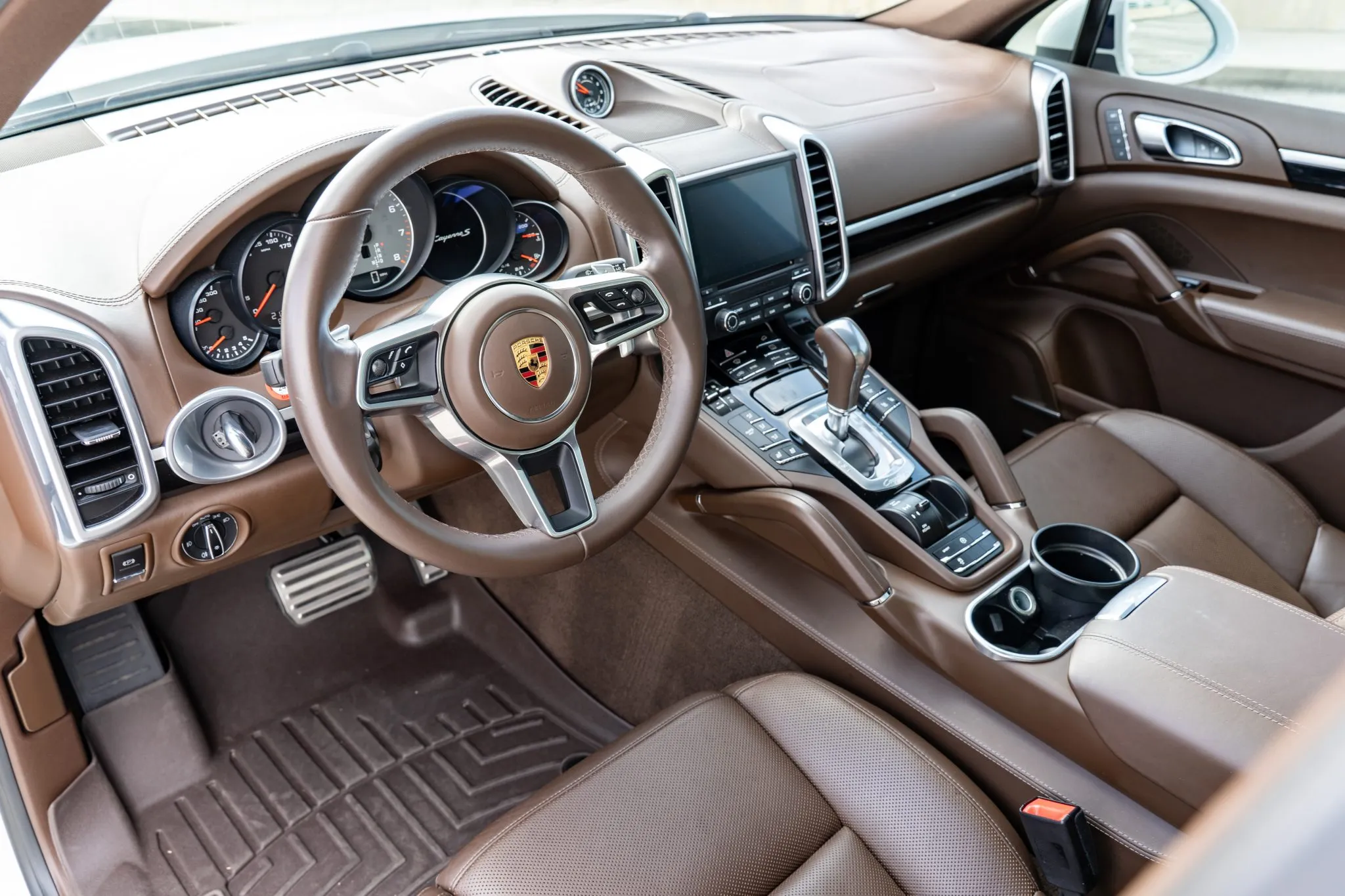 Load larger image of 2017 Porsche Cayenne S - Stuttcars Classified