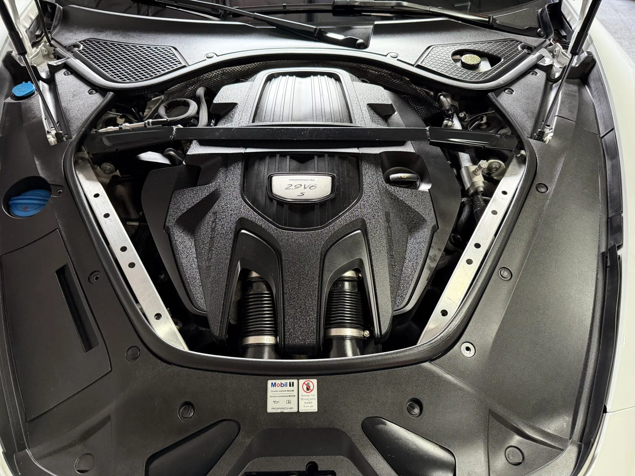 Load larger image of 2018 Porsche Panamera 4S - Stuttcars Classified