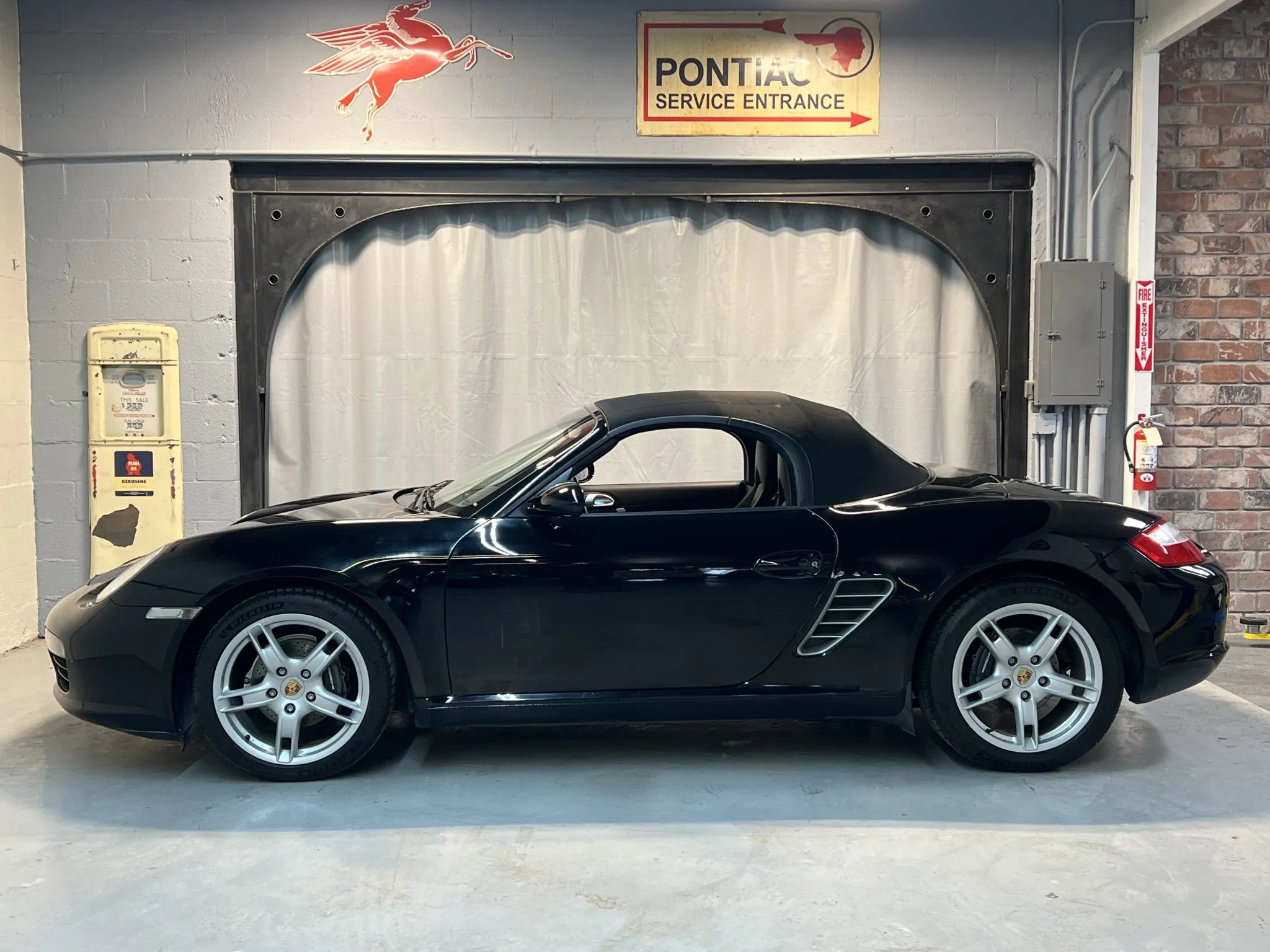 Load larger image of 2006 Porsche Boxster - Stuttcars Classified