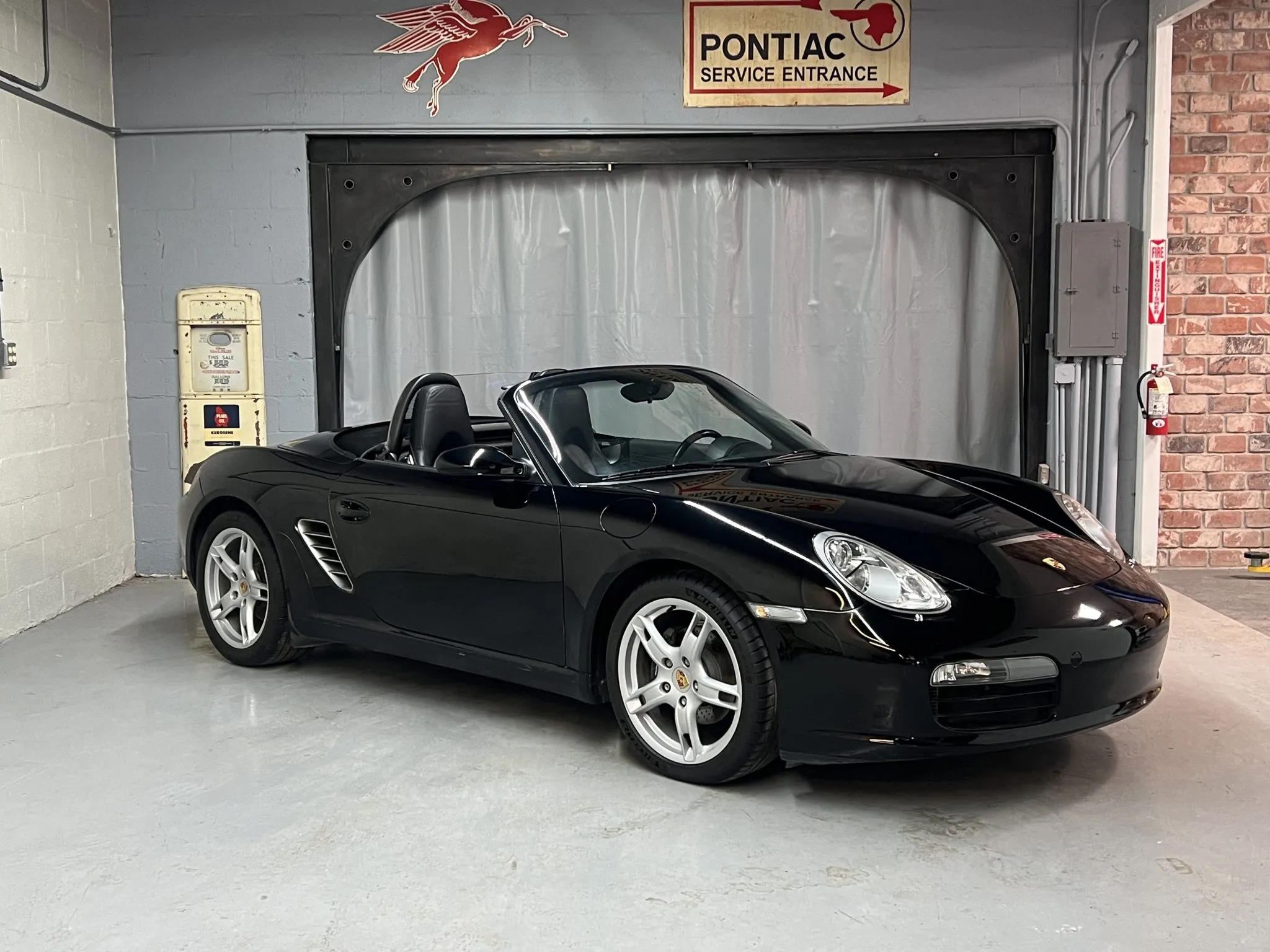 Load larger image of 2006 Porsche Boxster - Stuttcars Classified