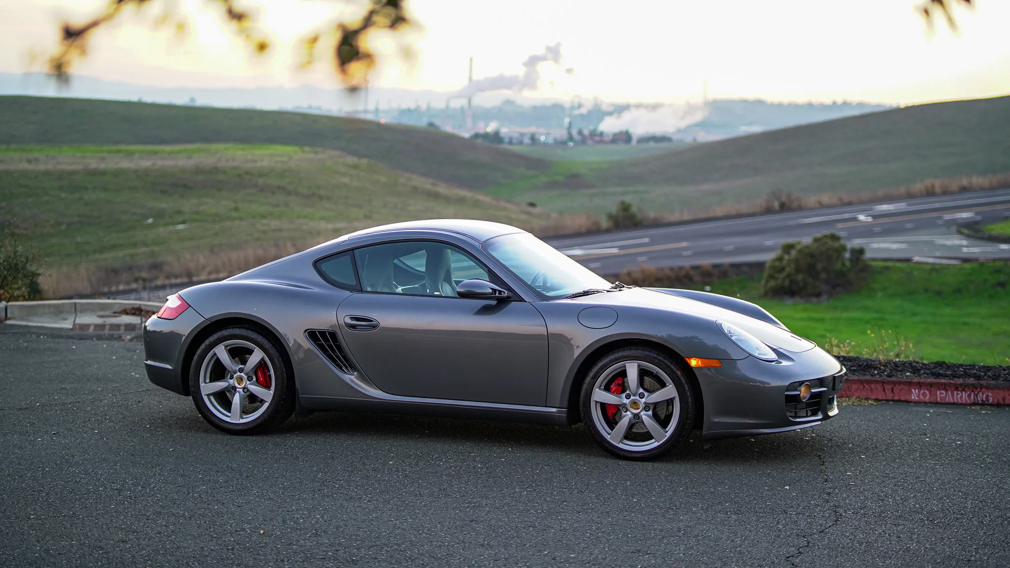 Load larger image of 2008 Porsche Cayman S - Stuttcars Classified