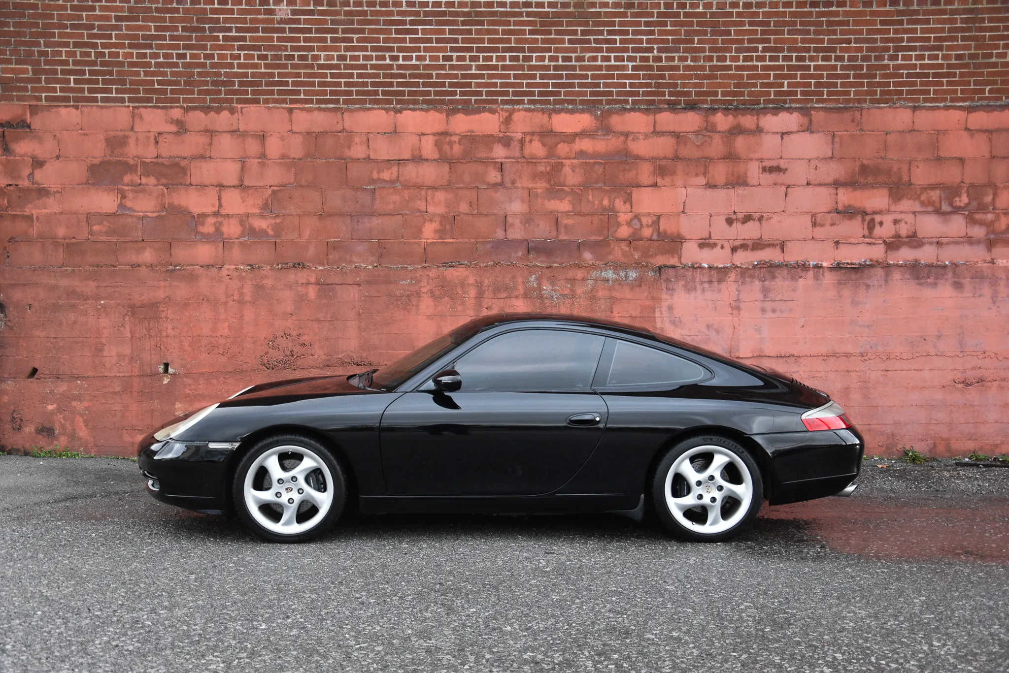 Load larger image of 2000 Porsche 911 Carrera Coupe - Stuttcars Classified